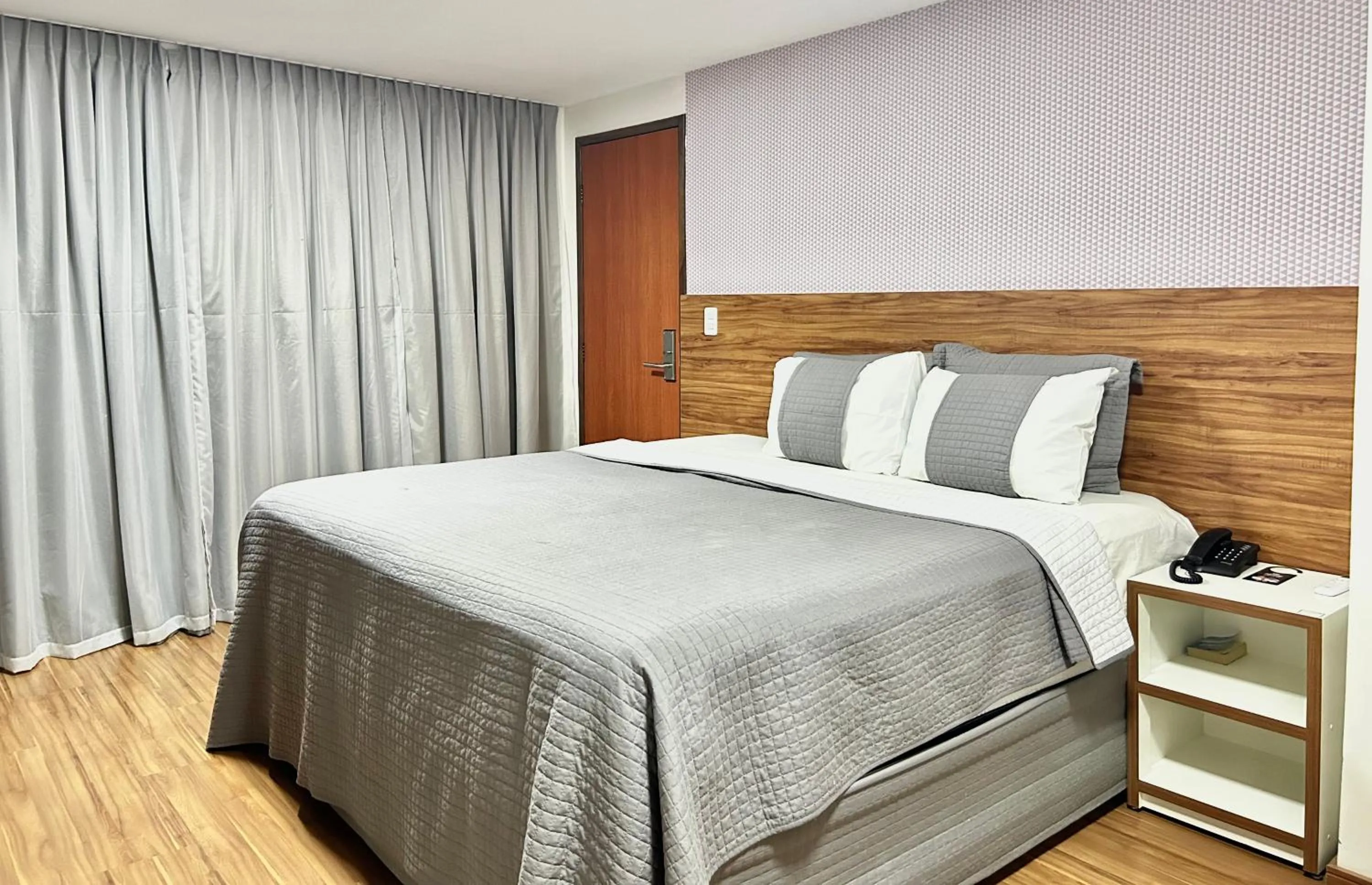 Breakfast, Bed in Belavista Hotel