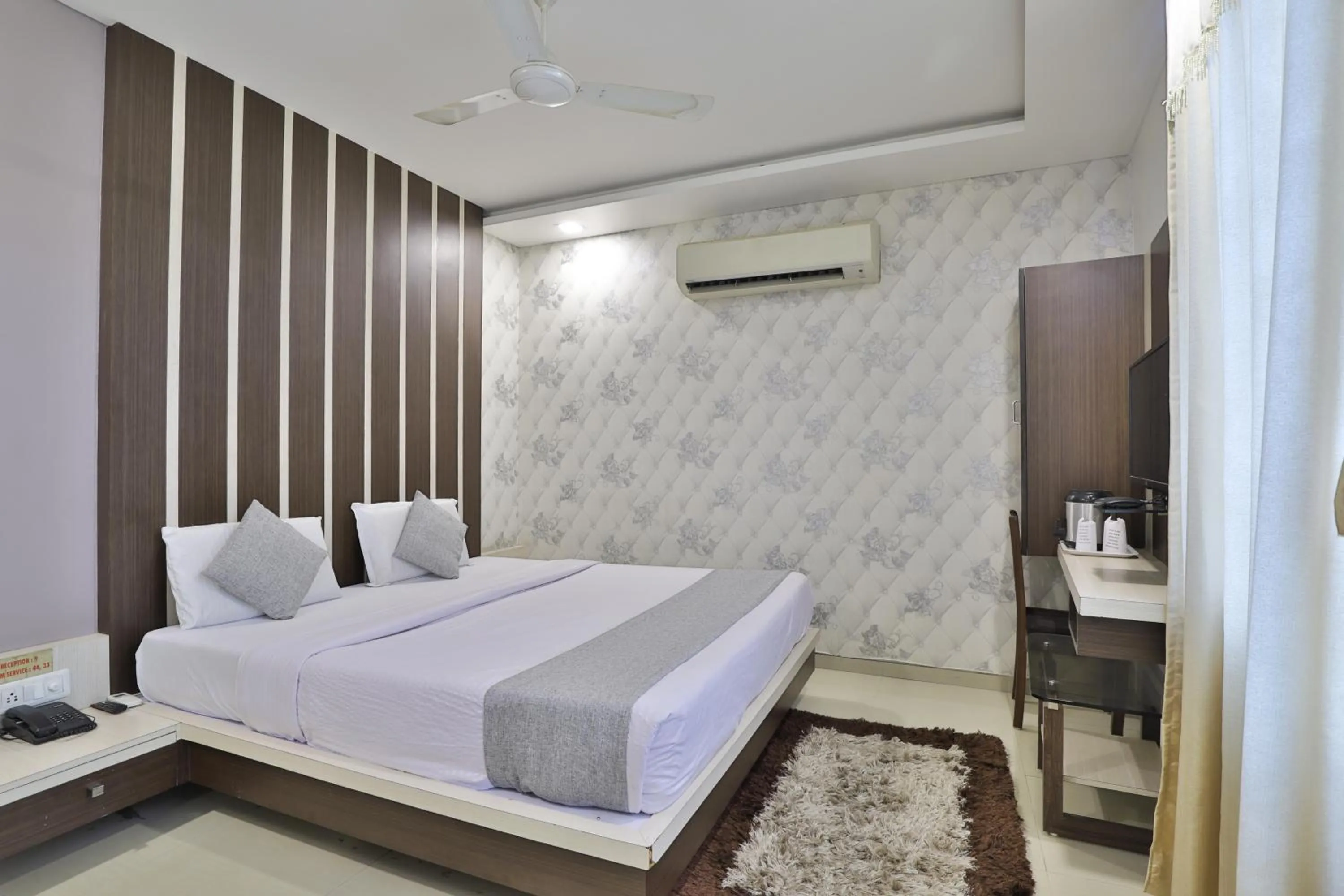 Bed in Hotel Planet