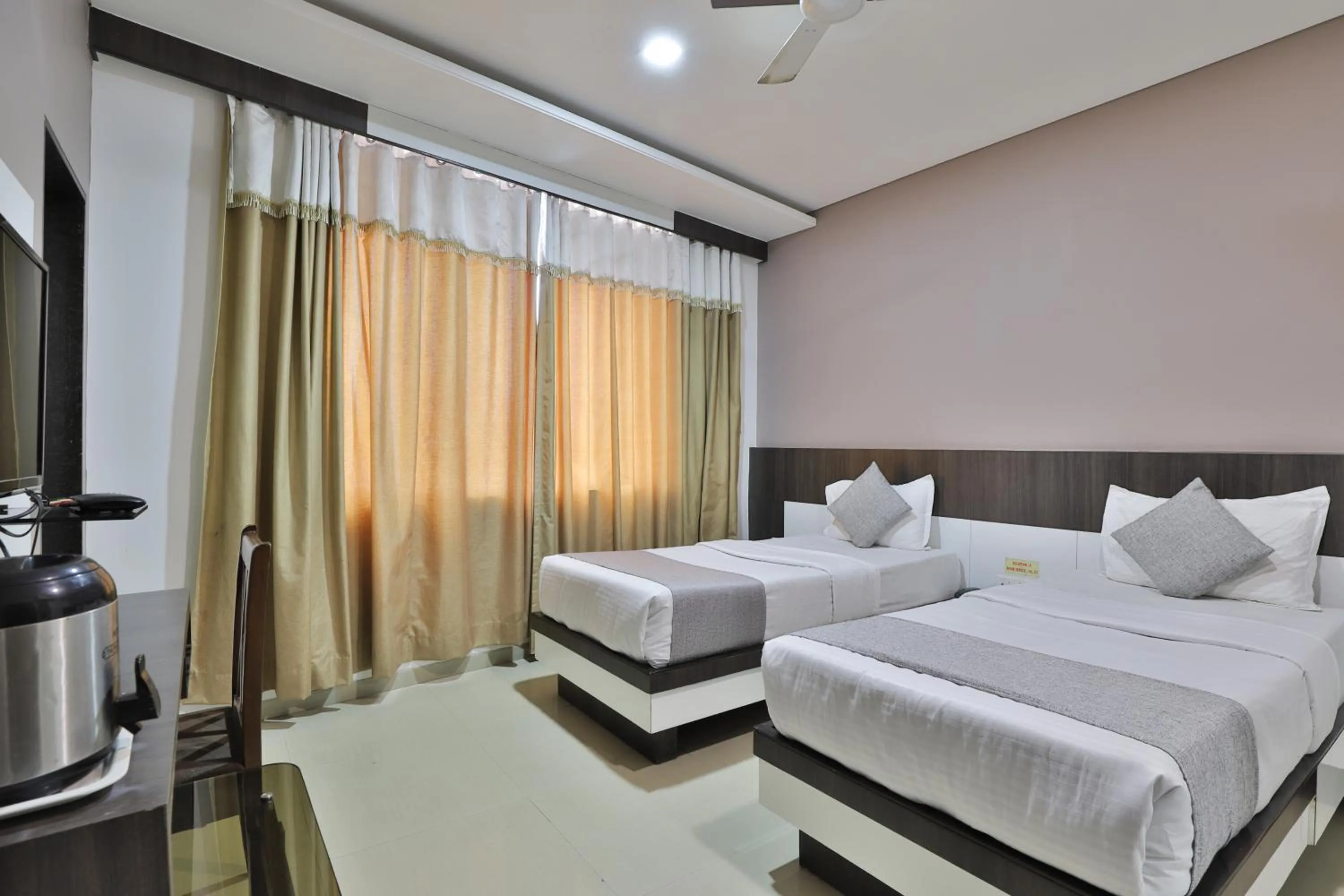 Bed in Hotel Planet