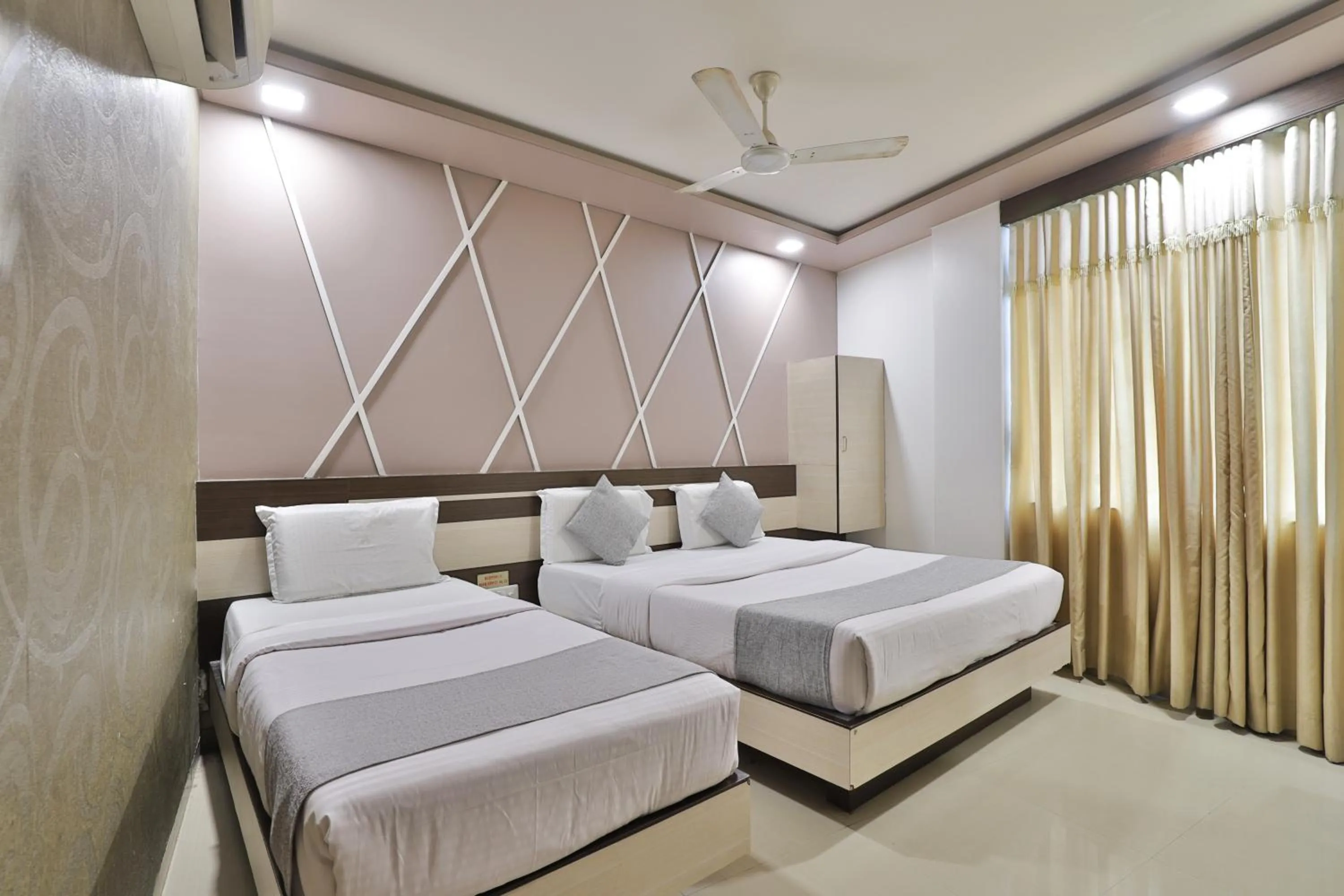 Bed in Hotel Planet