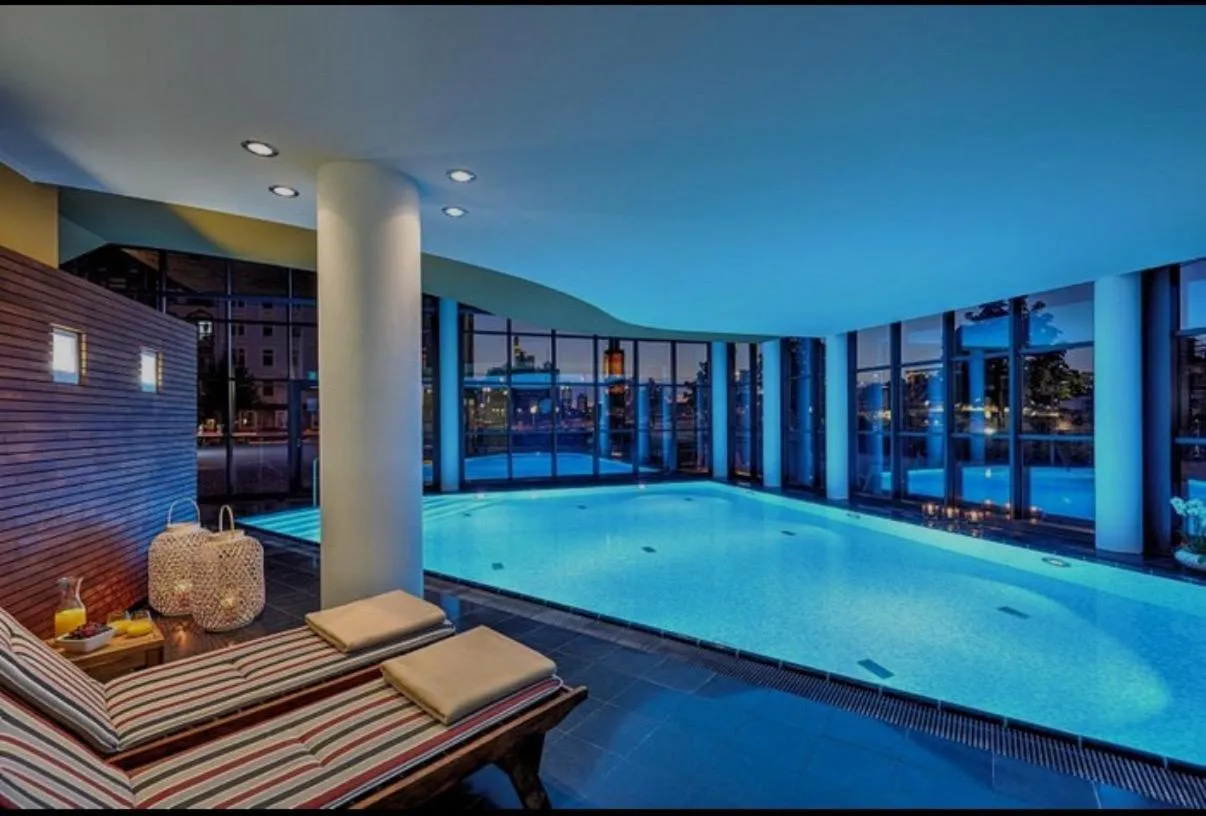 Swimming pool in Main Plaza Suite Tower