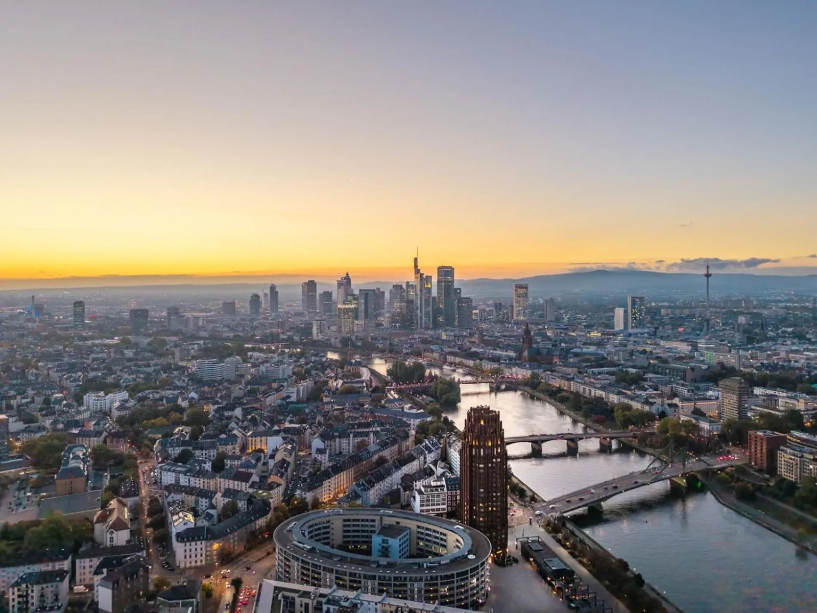 City view in Main Plaza Suite Tower