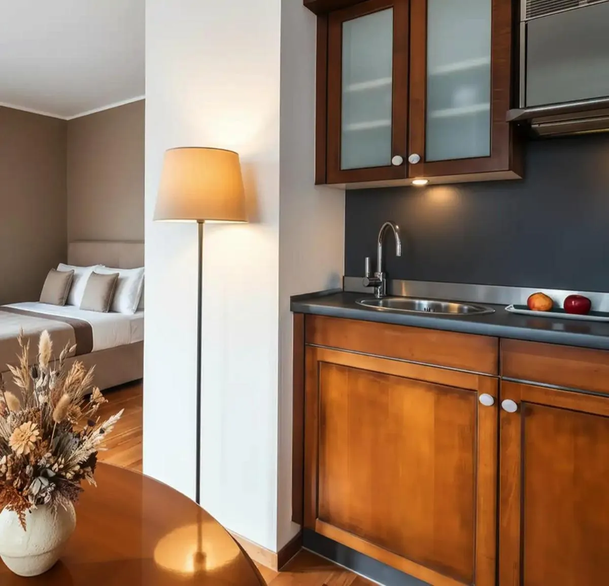 Photo of the whole room in Main Plaza Suite Tower