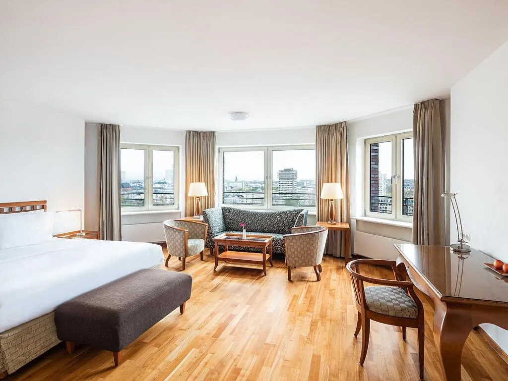 Photo of the whole room, Bed in Main Plaza Suite Tower