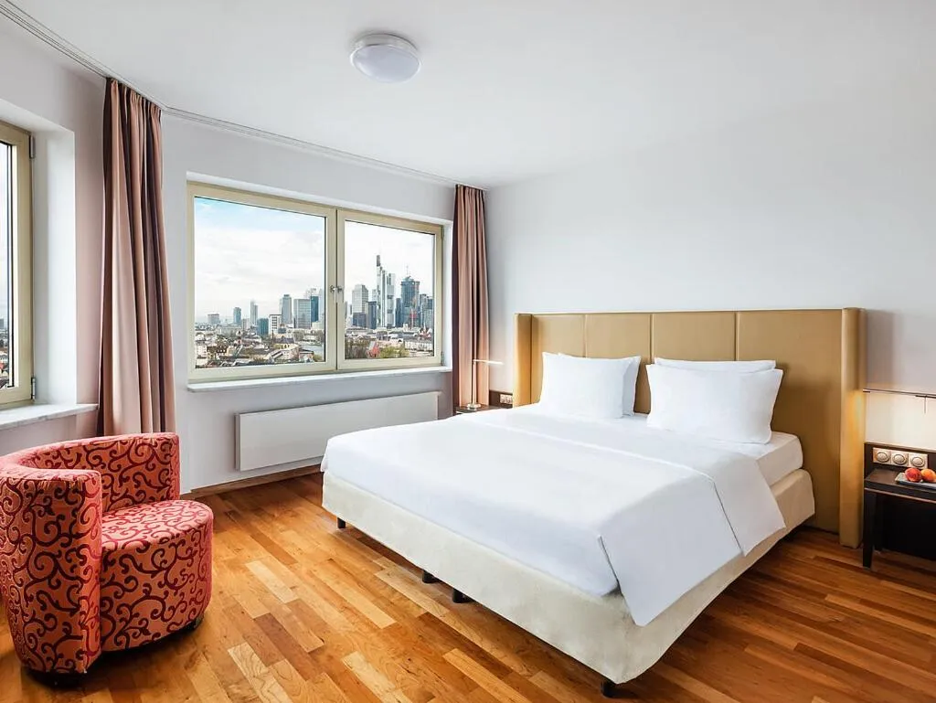 Bedroom, Bed in Main Plaza Suite Tower