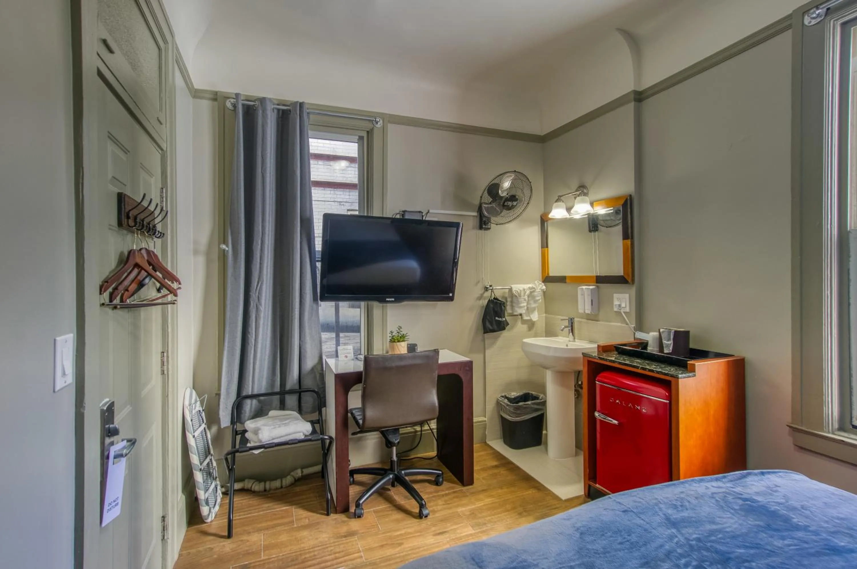 TV and multimedia in Ram's Hotel