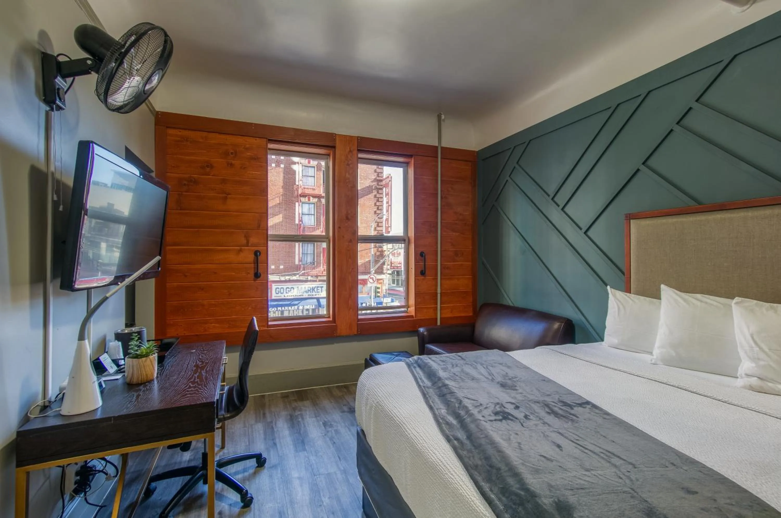 View (from property/room), Bed in Ram's Hotel