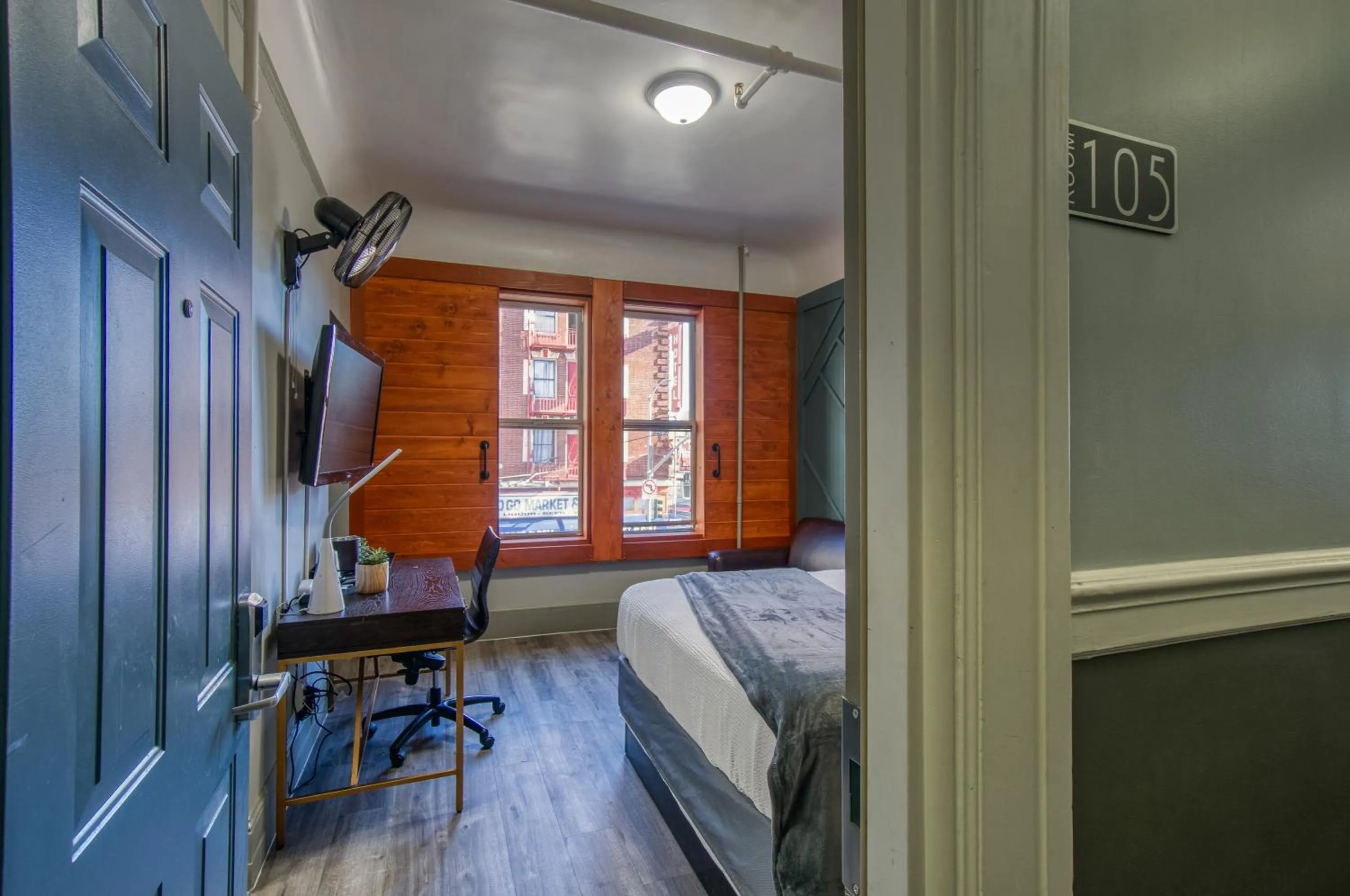 View (from property/room), Bed in Ram's Hotel