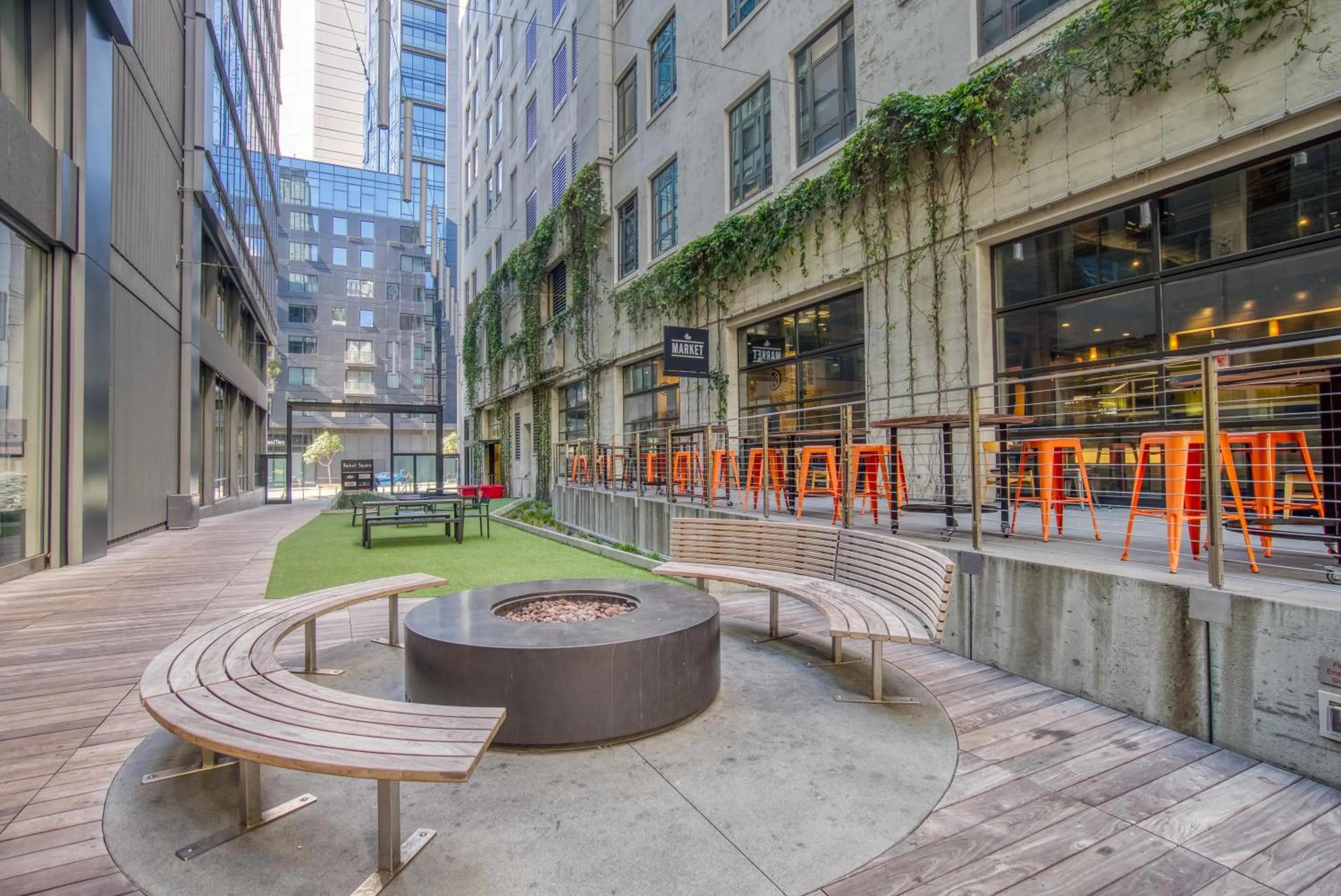 Neighbourhood in Ram's Hotel