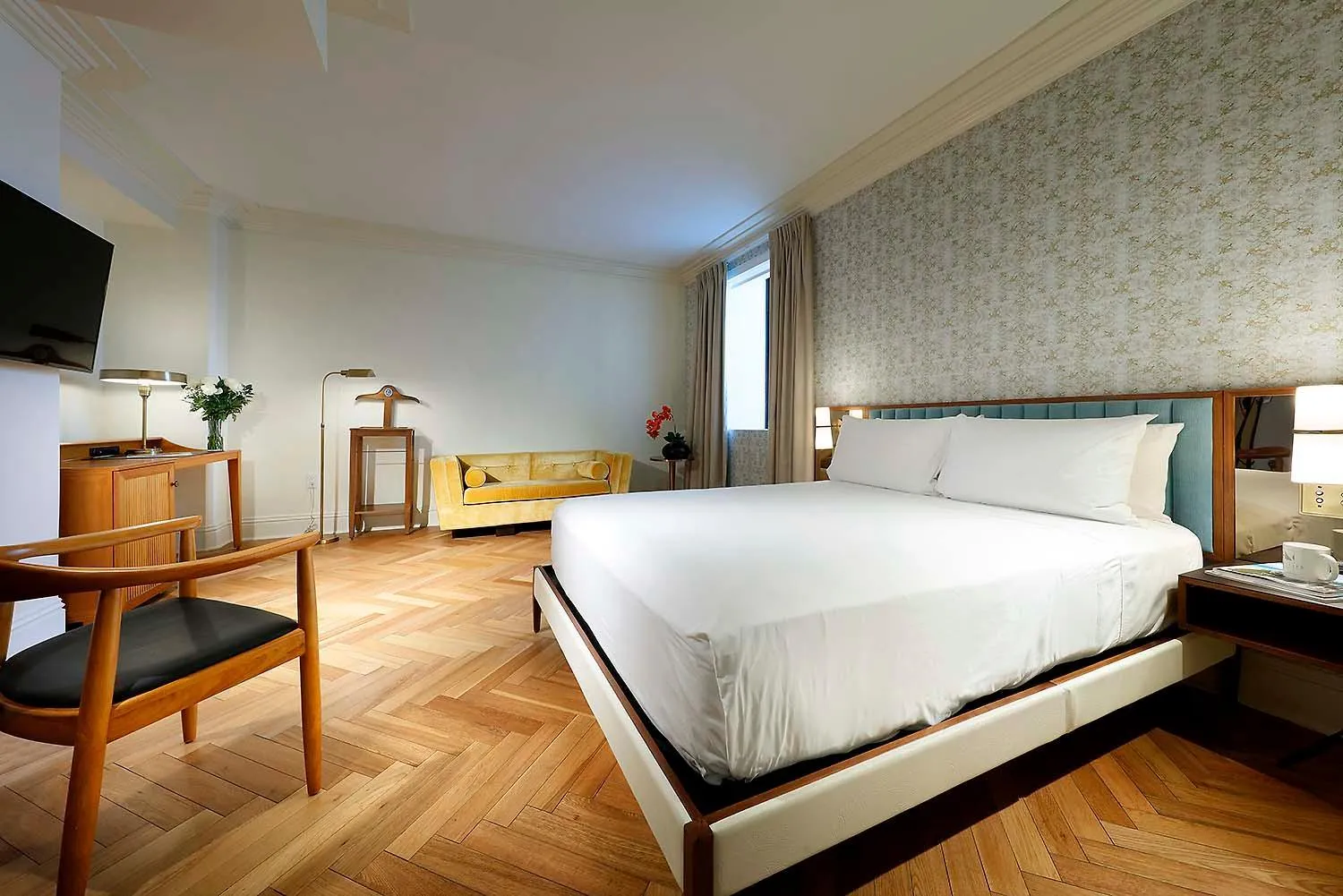 Photo of the whole room, Bed in Eurostars Langford