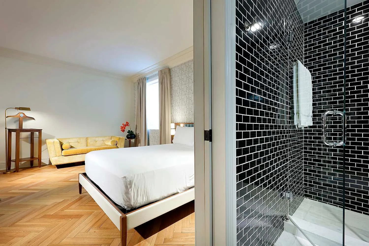 Shower, Bed in Eurostars Langford