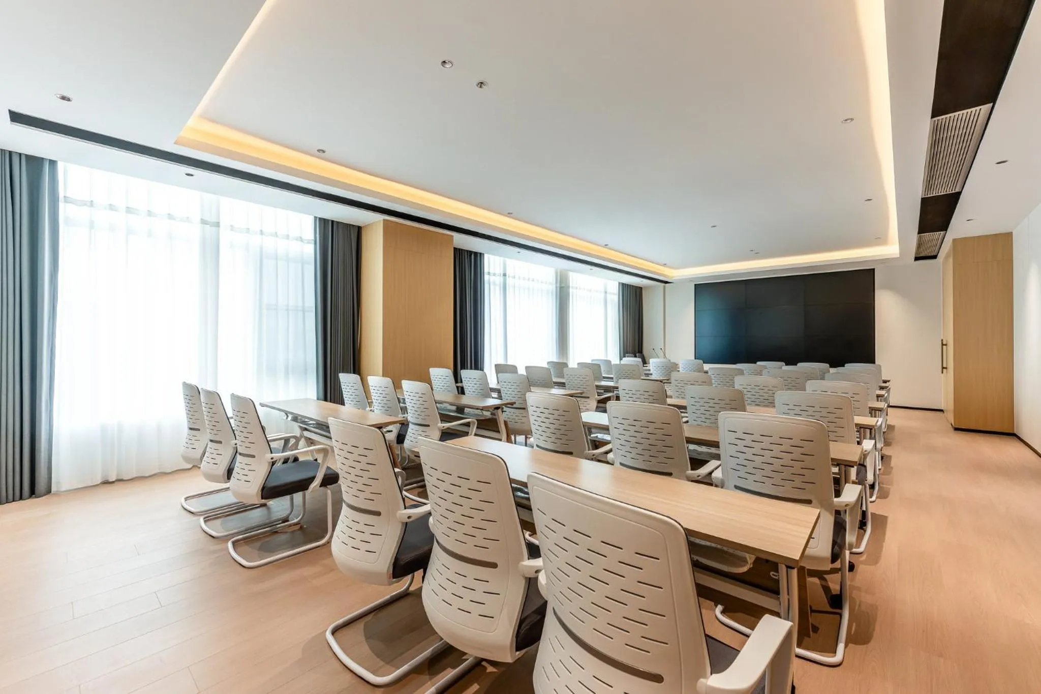 Meeting/conference room in Holiday Inn Suzhou North by IHG