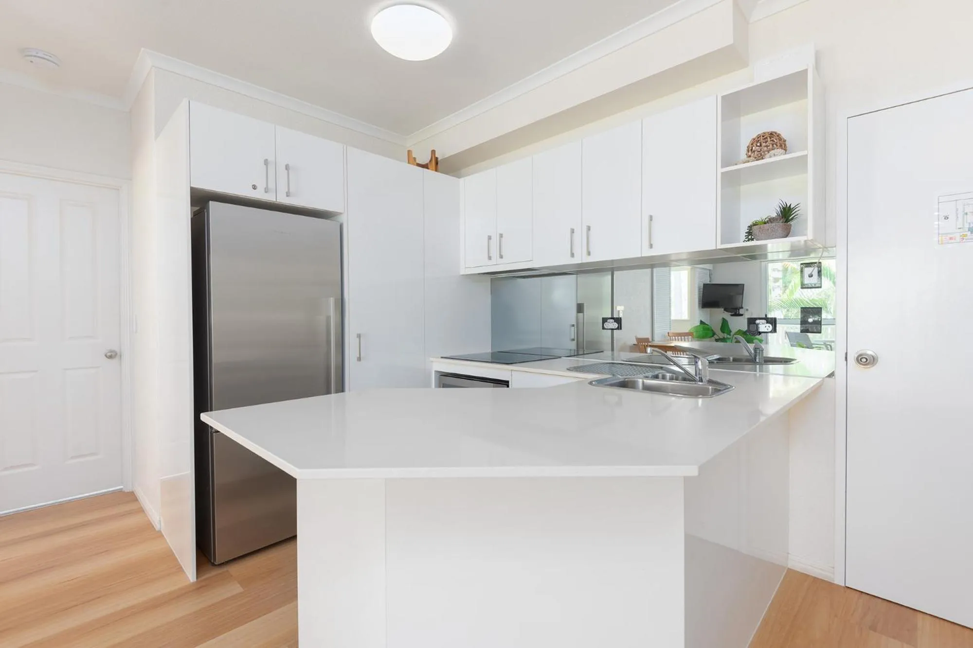 Kitchen or kitchenette in Coral Apartments Port Douglas