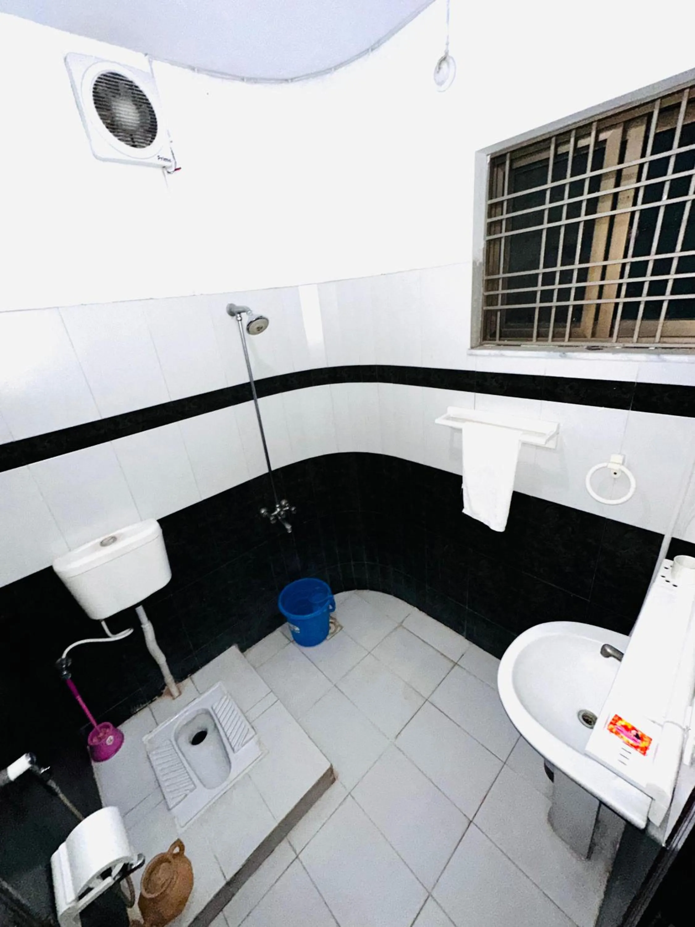 AK Rezidor Guest House