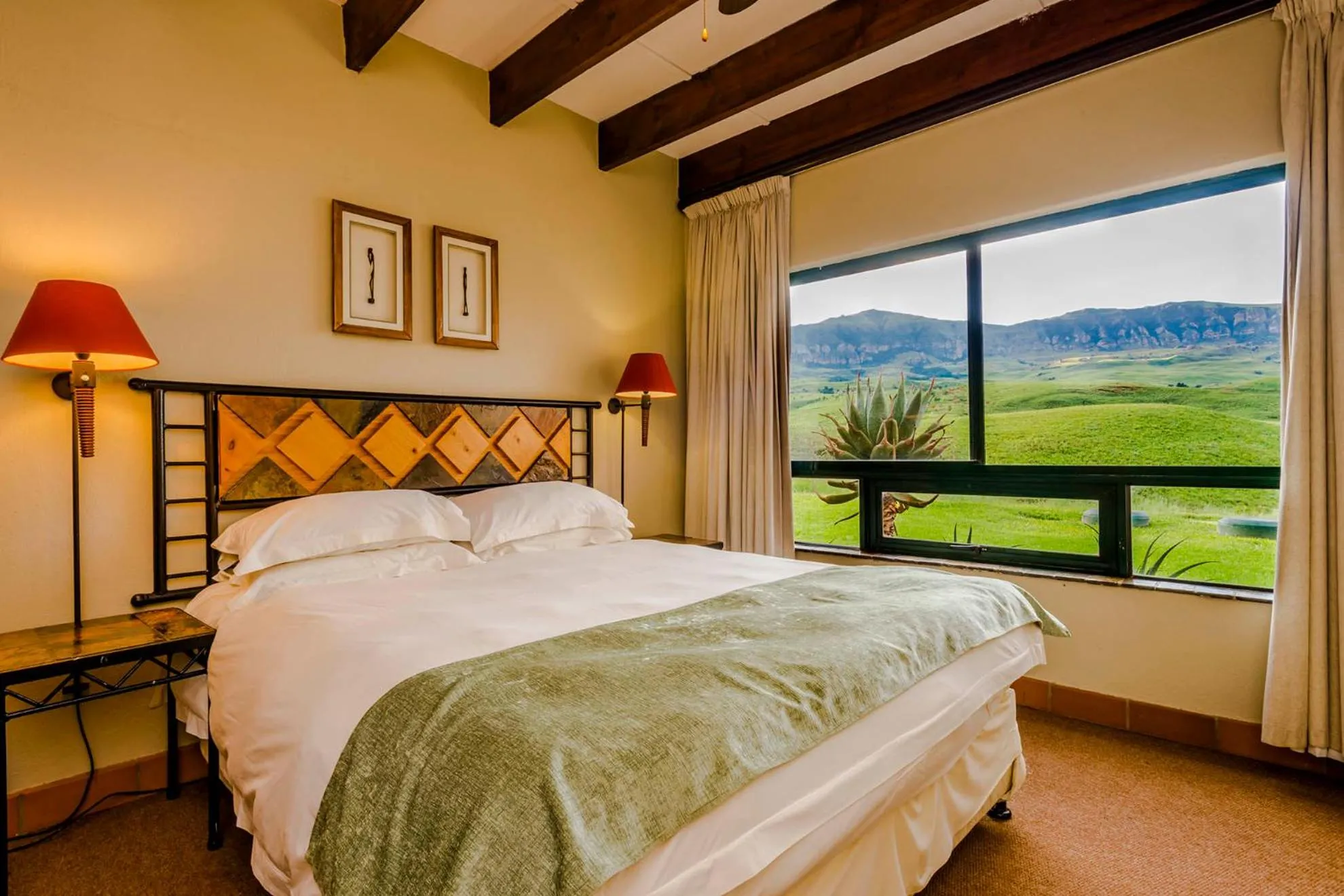Bedroom, Bed in aha Alpine Heath Resort