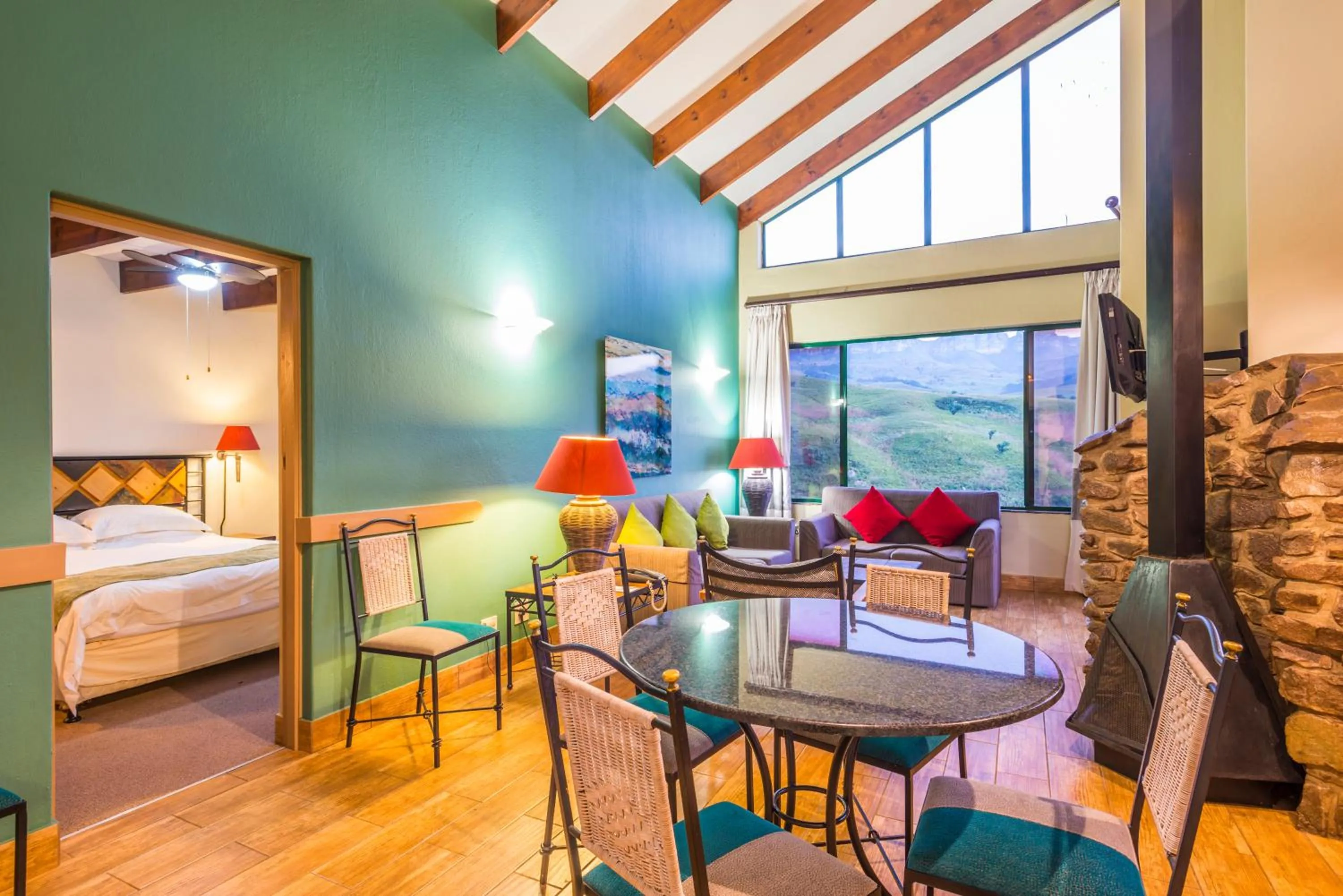 Living room, Bed in aha Alpine Heath Resort