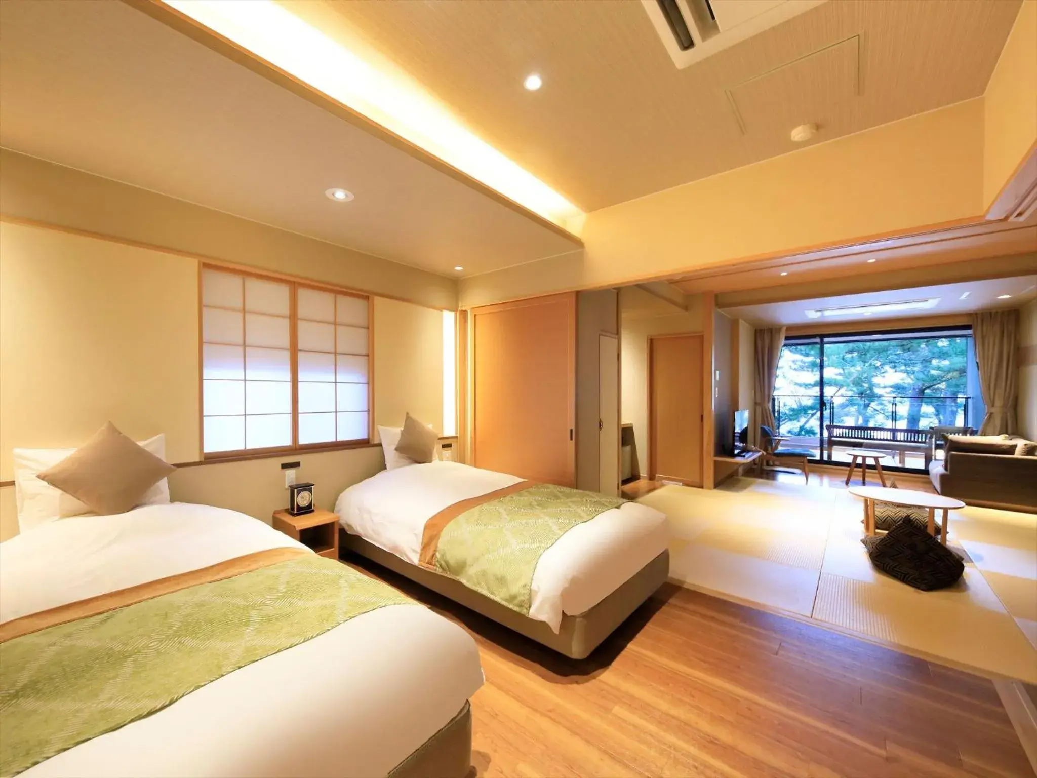 Room with Tatami Area and Open-Air Bath (Ocean View) in Hamabeno Ryouriyado Houraikan Room with Tatami Area and Open-Air Bath (Ocean View) in Hamabeno Ryouriyado Houraikan