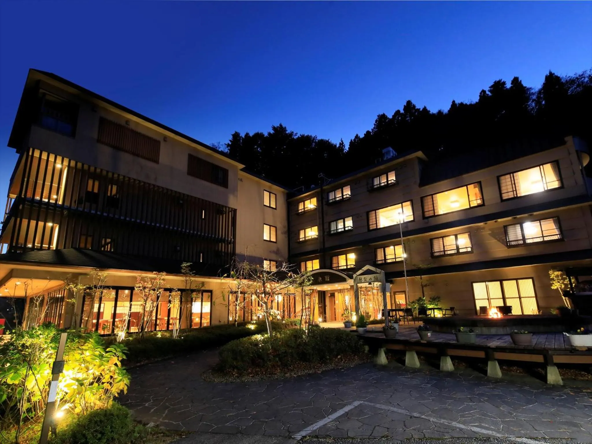 Property building in Hamabeno Ryouriyado Houraikan