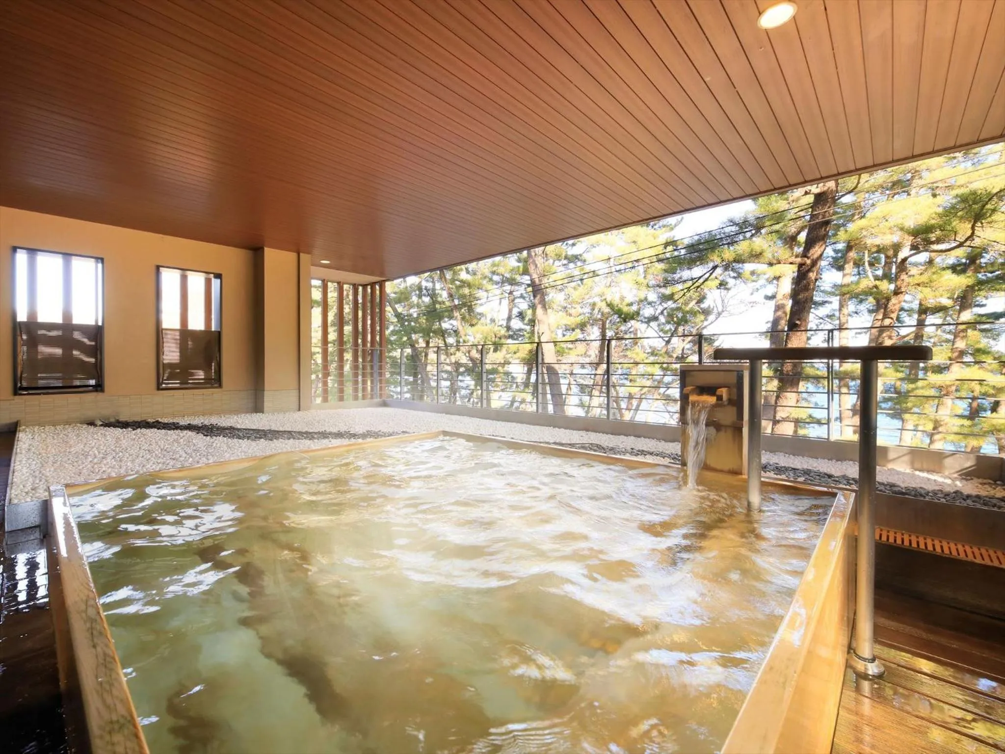 Public Bath in Hamabeno Ryouriyado Houraikan