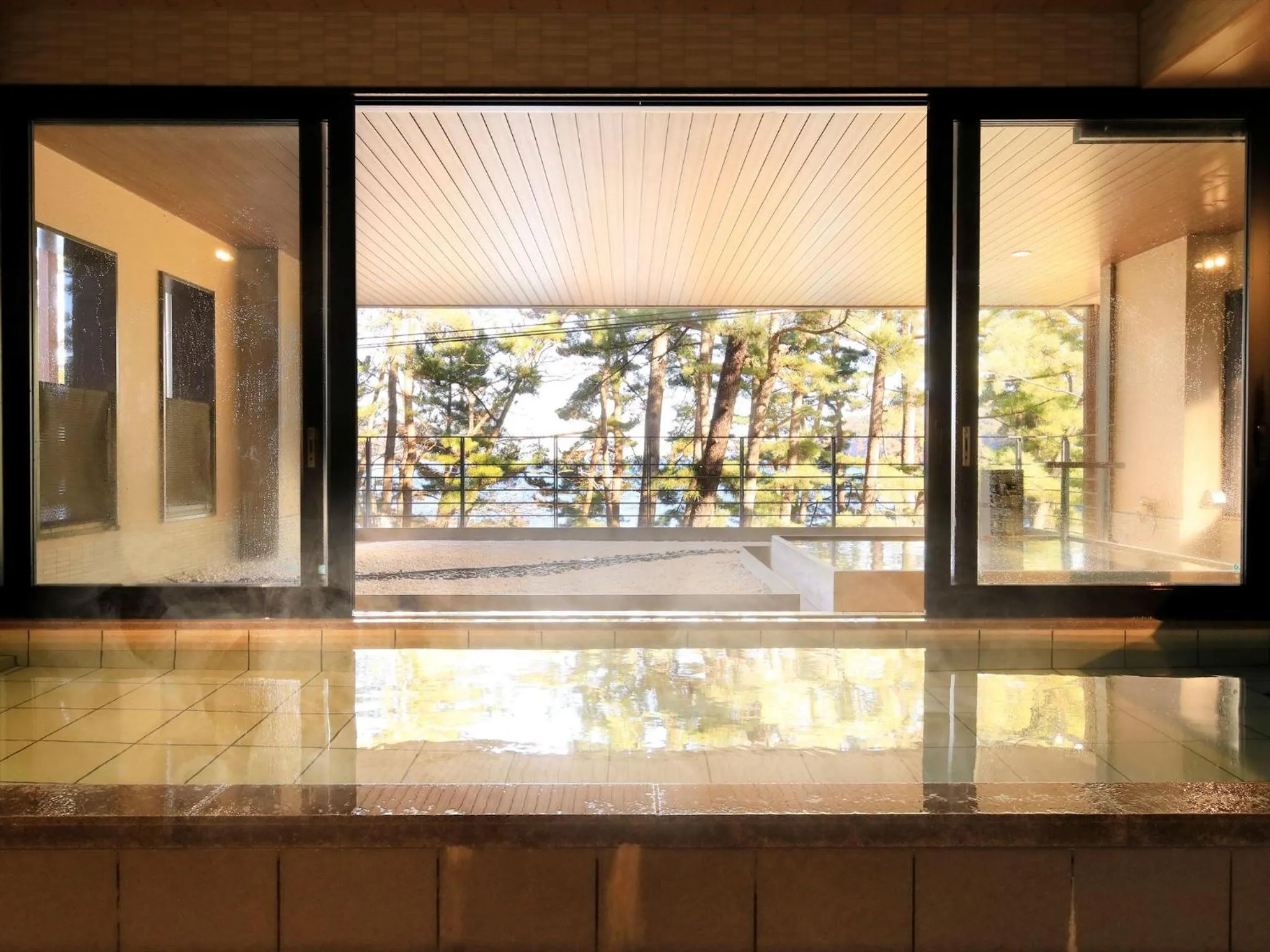 Public Bath in Hamabeno Ryouriyado Houraikan