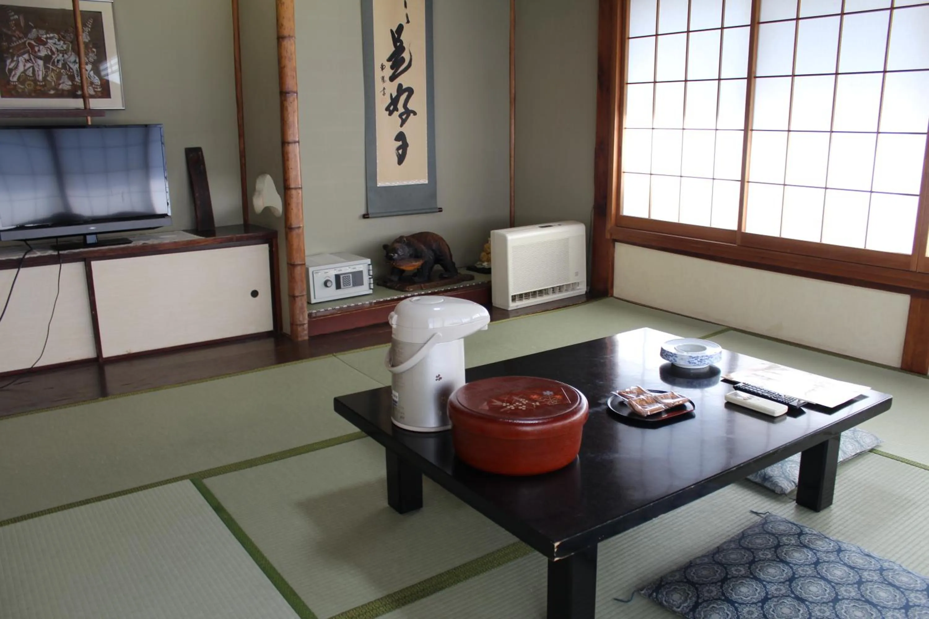 Photo of the whole room in Kinokuniya Ryokan