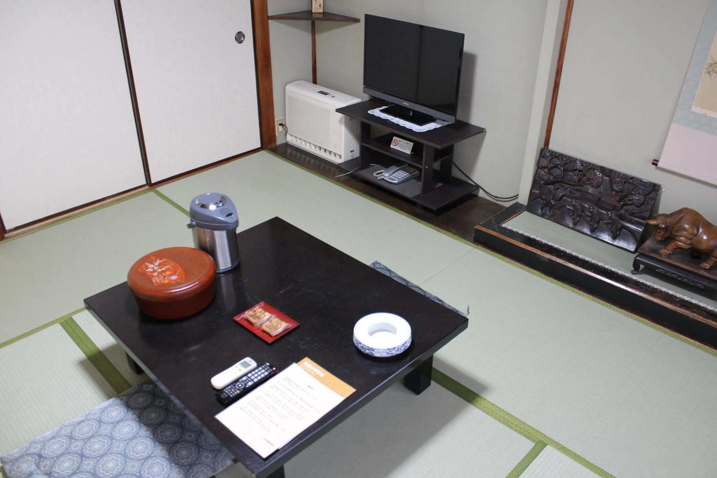 Photo of the whole room in Kinokuniya Ryokan