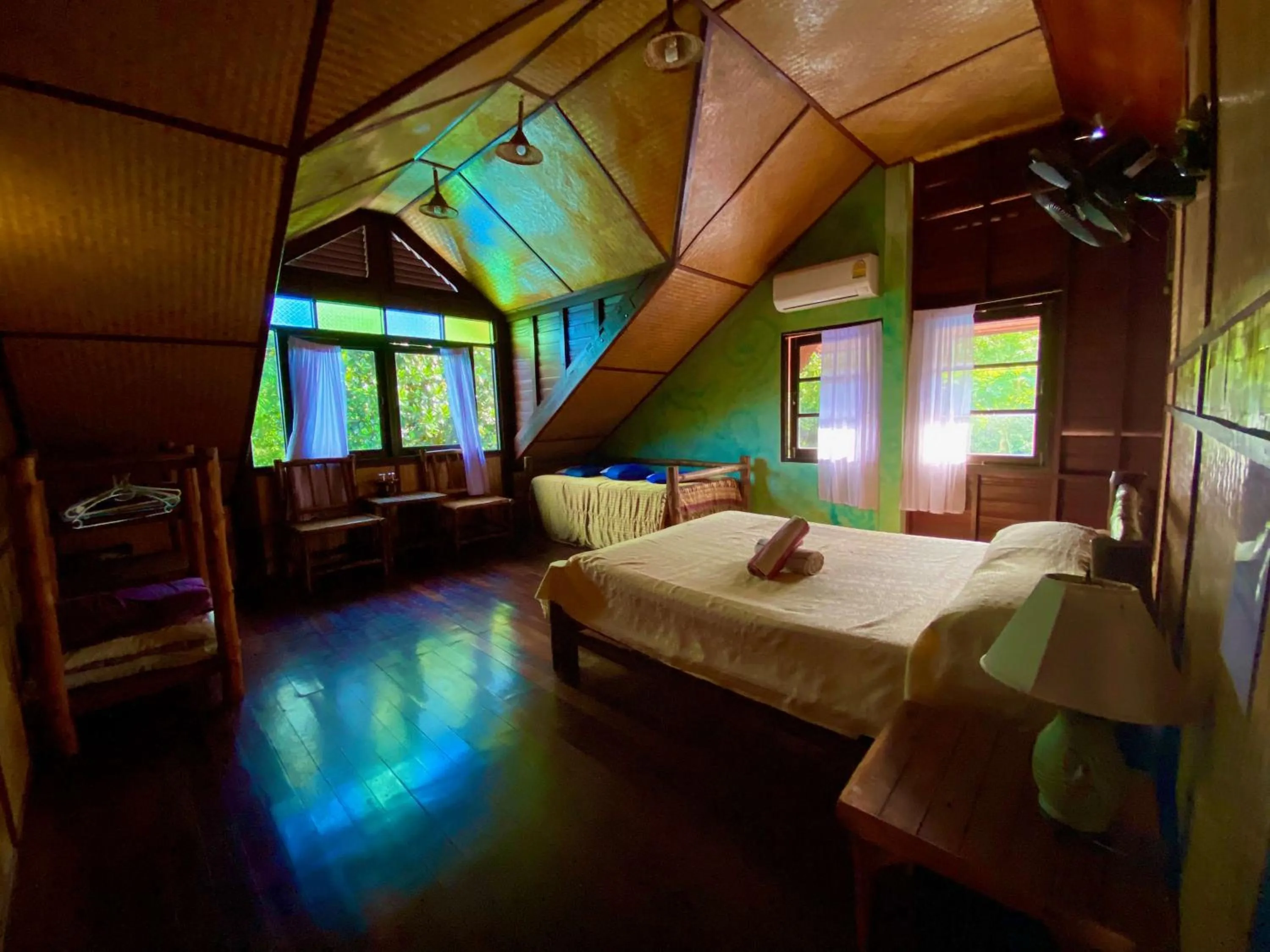 Bed in Shanti Lodge Phuket