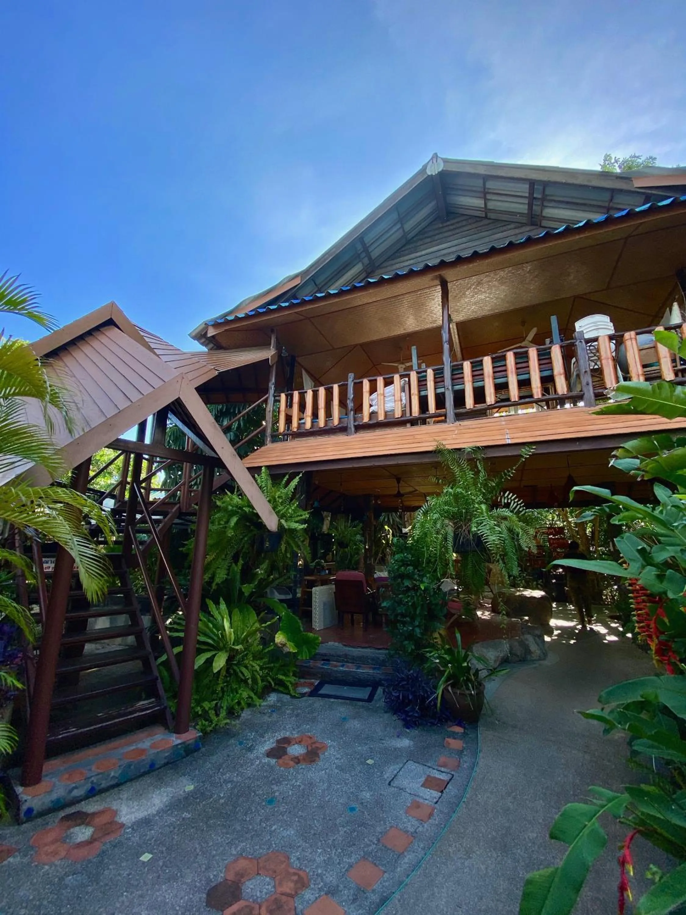 Property building in Shanti Lodge Phuket