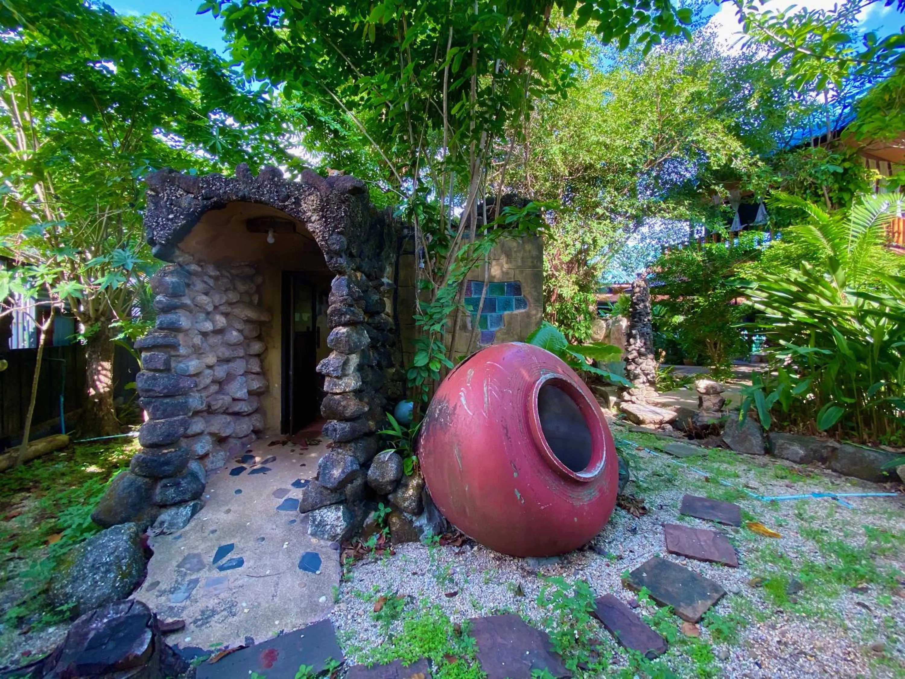 Garden in Shanti Lodge Phuket