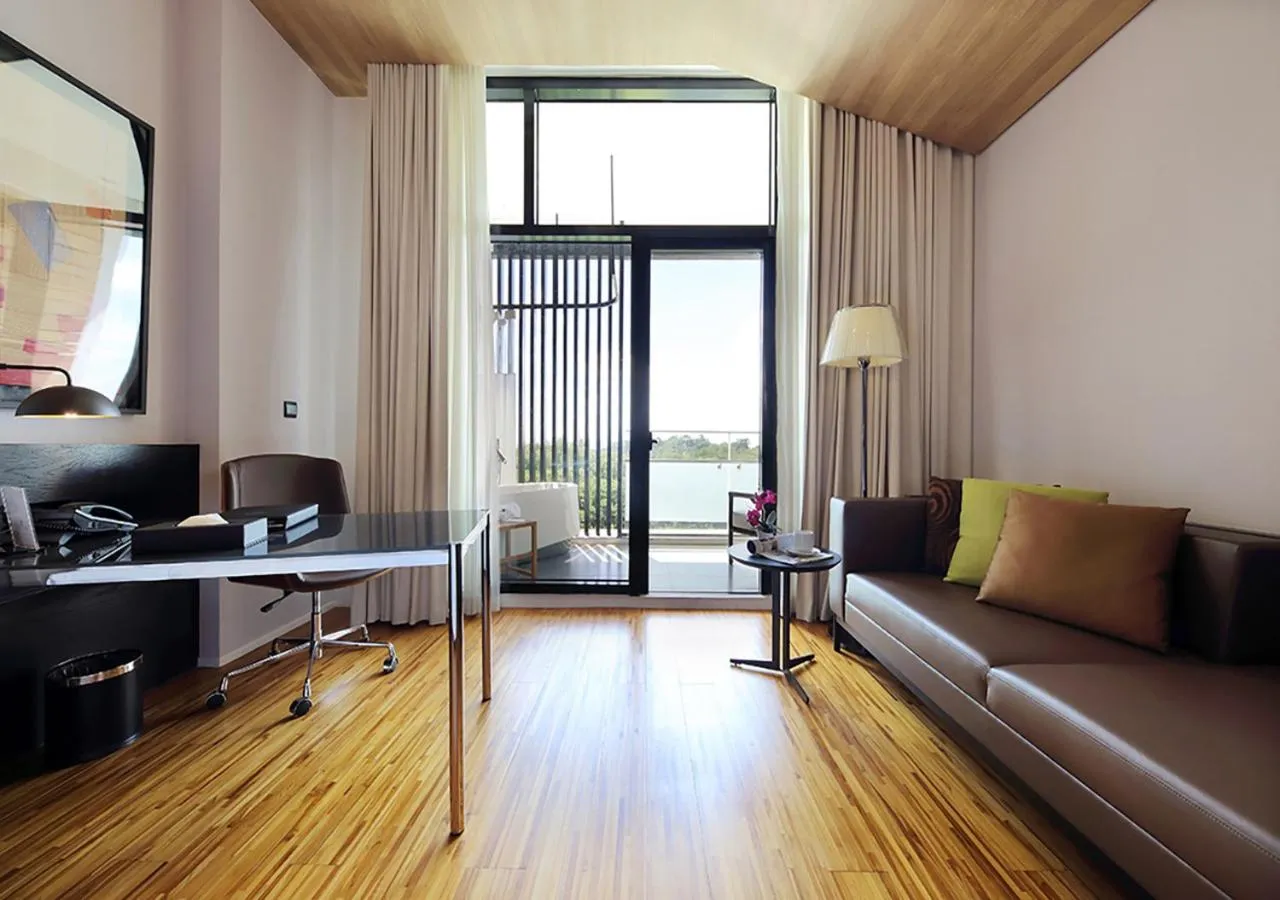 Seating area in Midori Clark Hotel and Casino