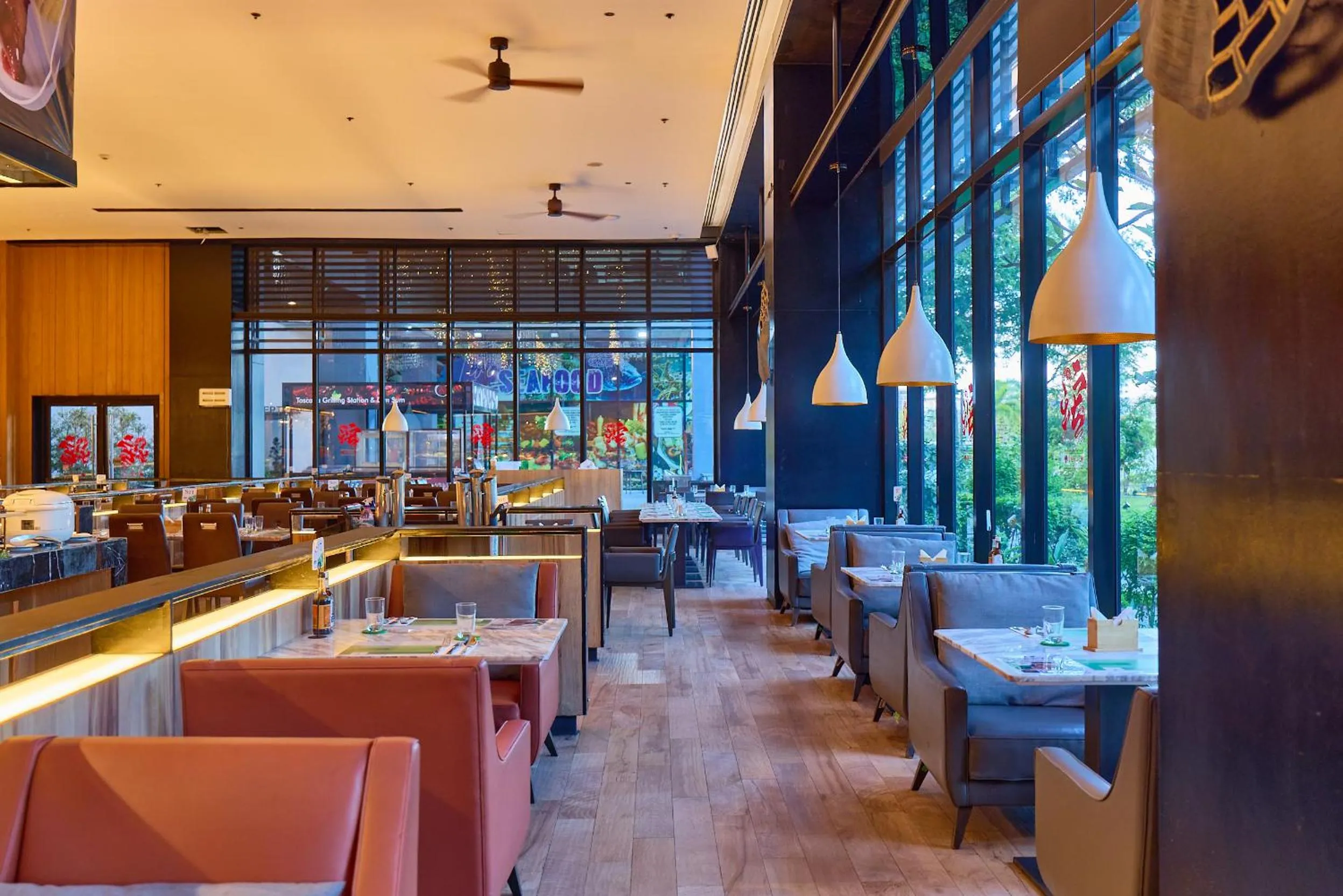 Restaurant/places to eat in Midori Clark Hotel and Casino