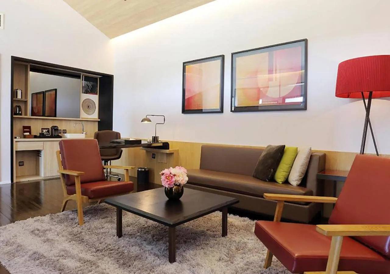 Living room in Midori Clark Hotel and Casino