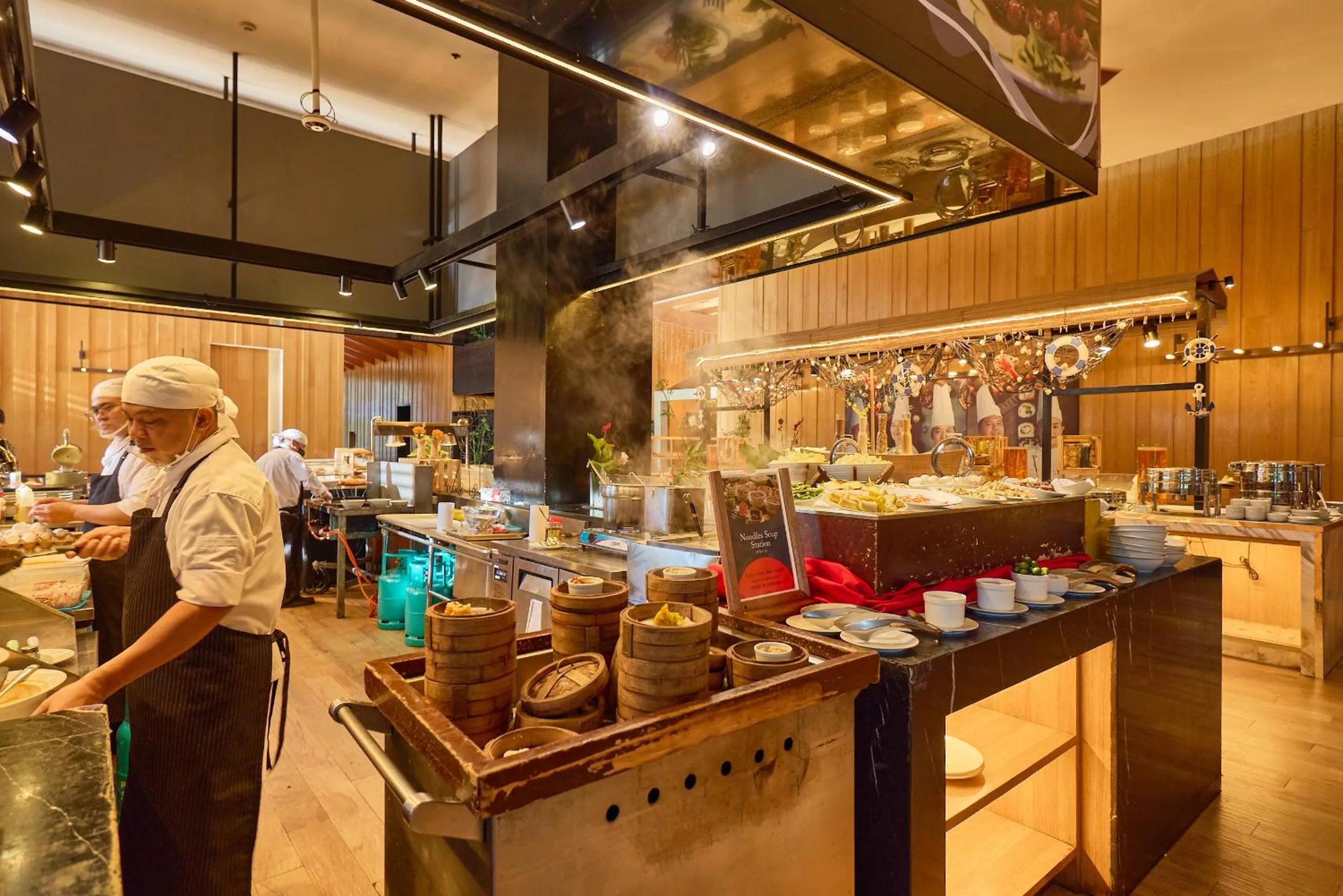 Restaurant/places to eat in Midori Clark Hotel and Casino