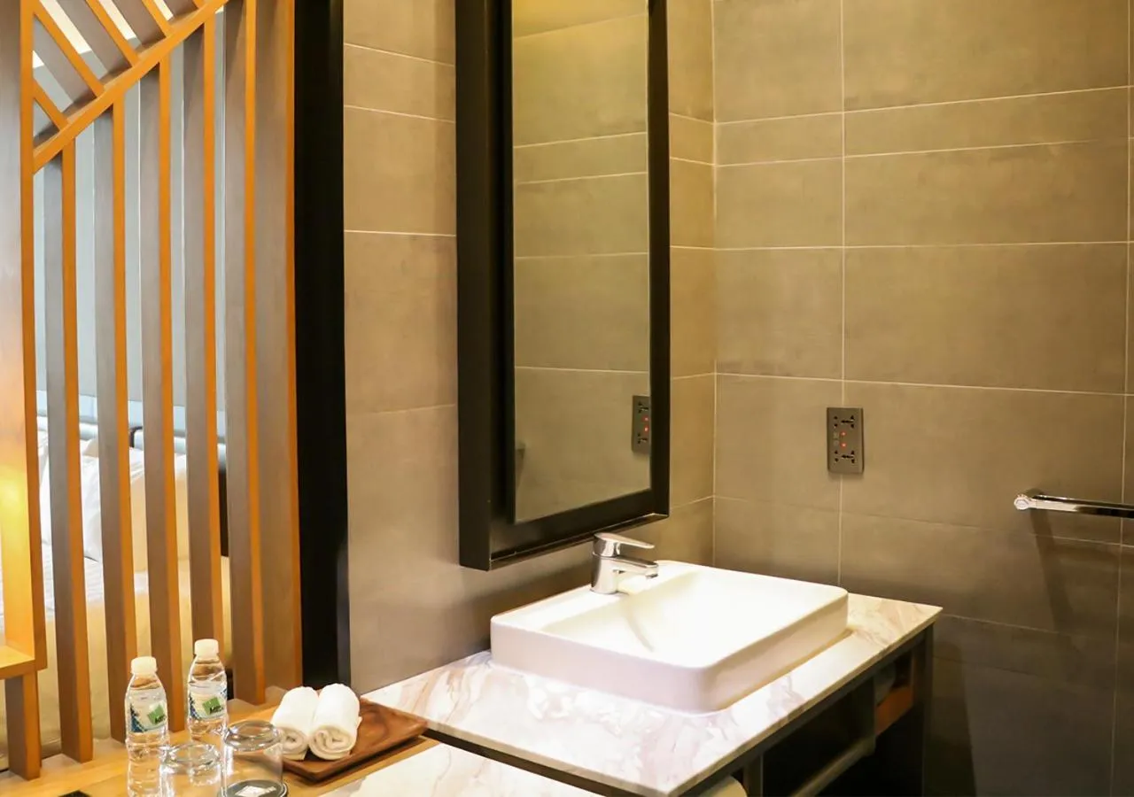 Bathroom in Midori Clark Hotel and Casino