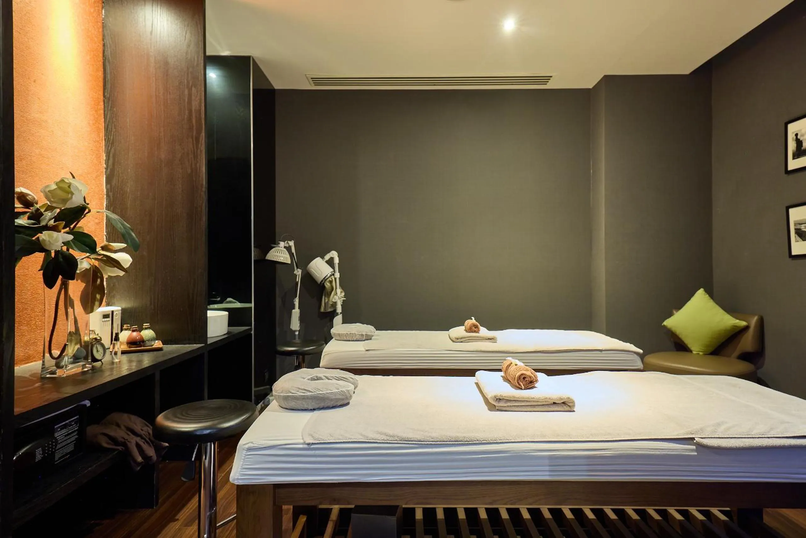 Spa and wellness centre/facilities, Bed in Midori Clark Hotel and Casino