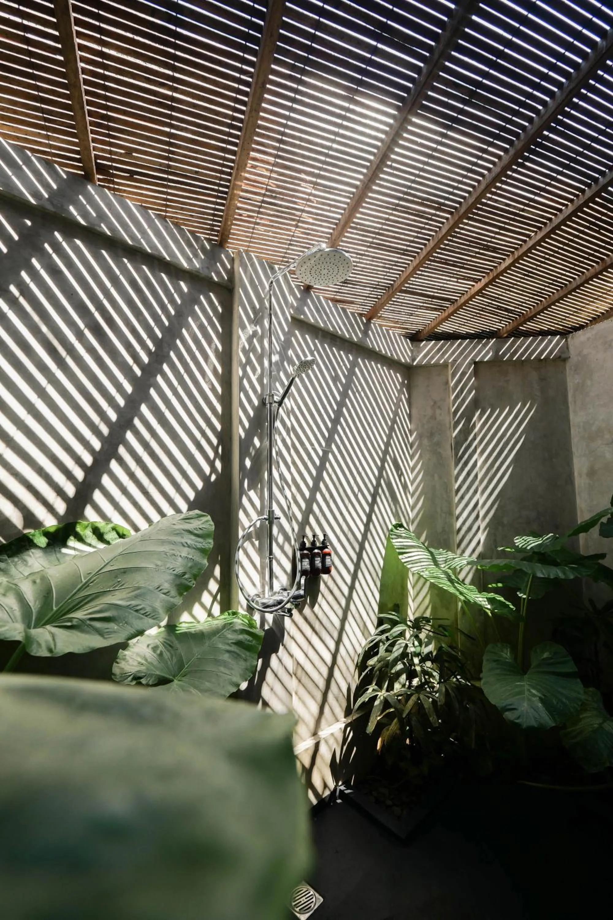 Shower in The Room Padang-Padang