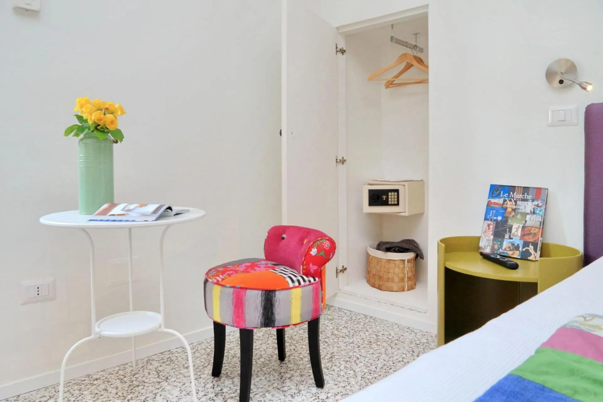 Property building, Bed in Guest House Viaroma