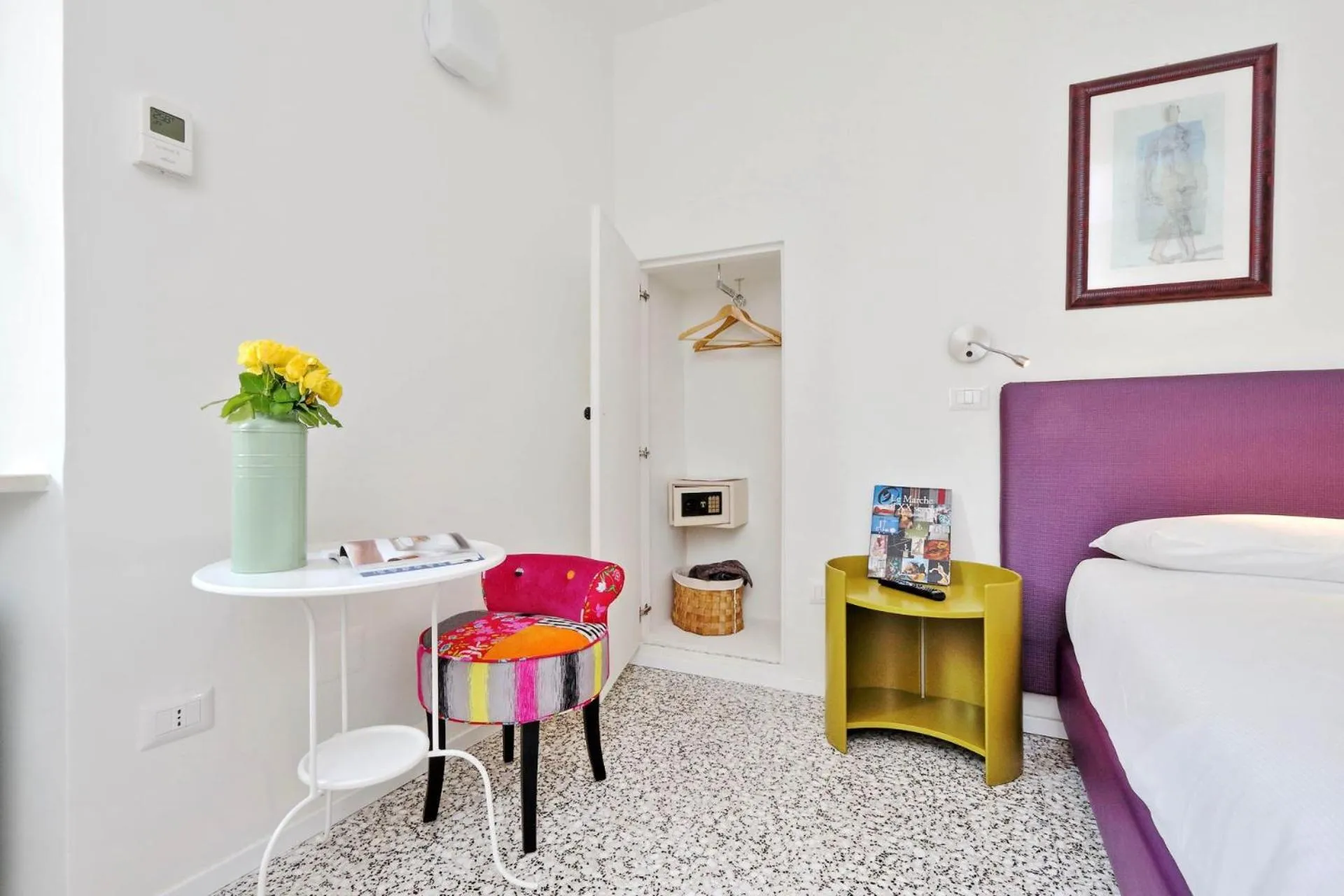 Property building, Bed in Guest House Viaroma