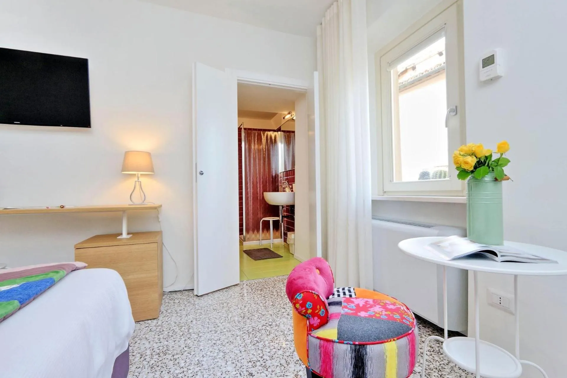 Property building, Bed in Guest House Viaroma