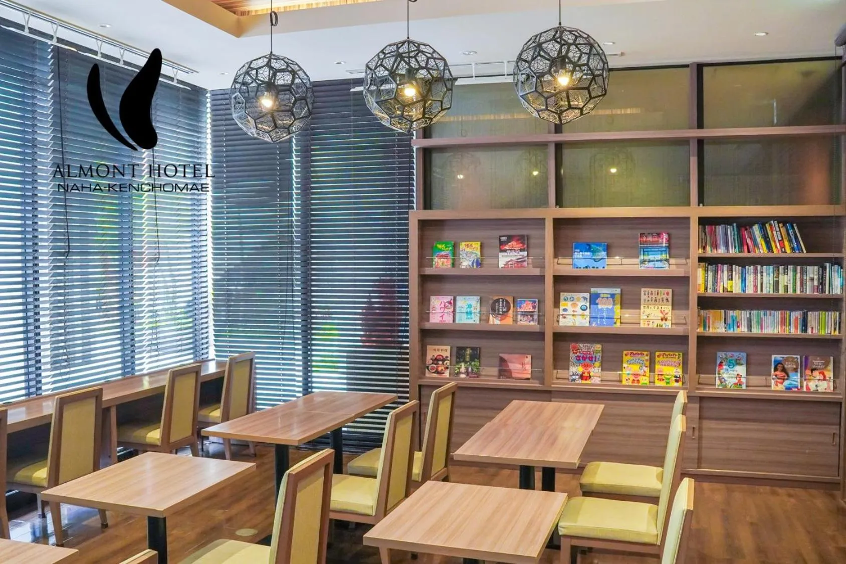 Lounge or bar in Almont Hotel Naha Kenchomae