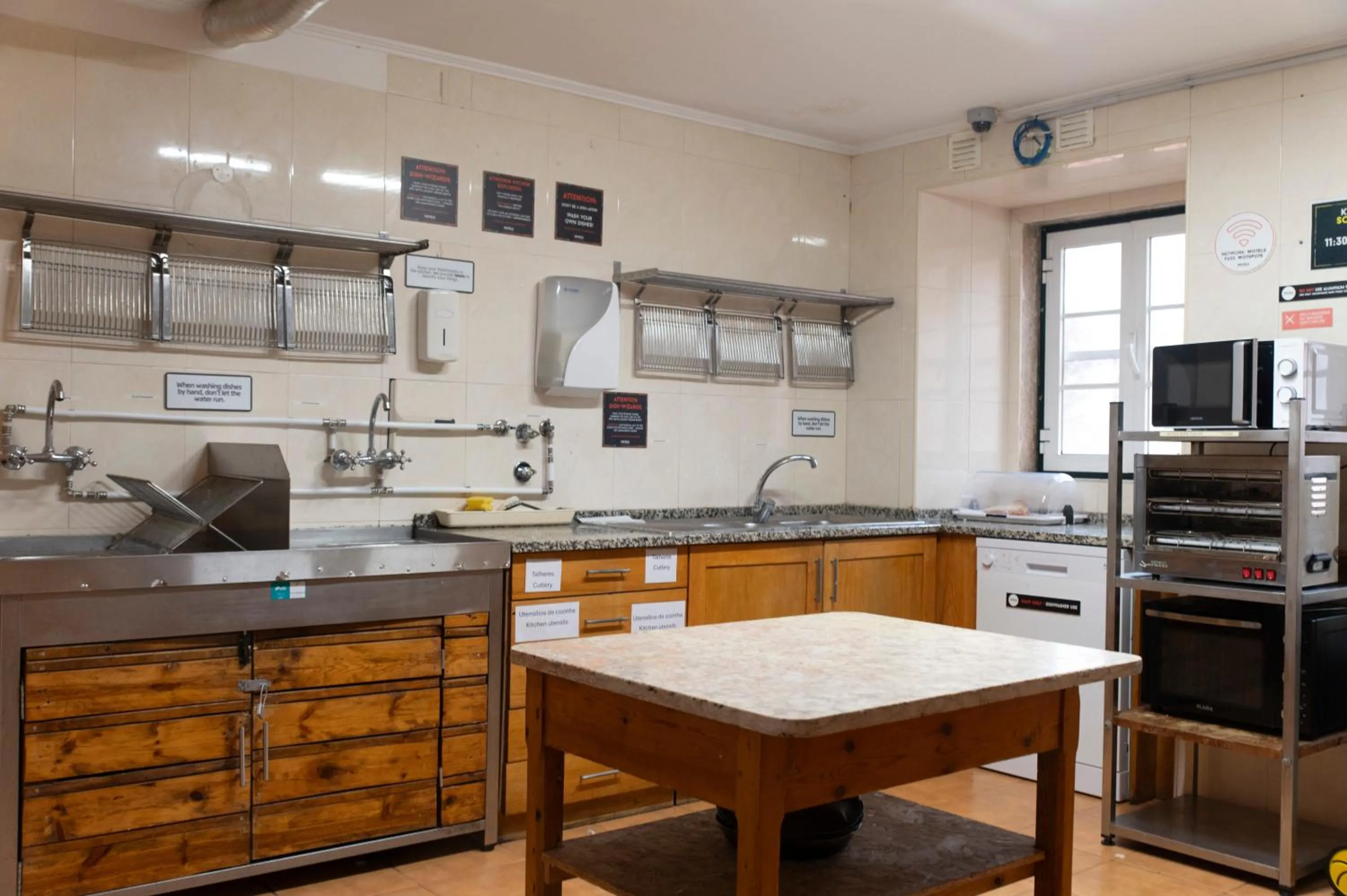 Kitchen or kitchenette in WOT New Lisbon Social
