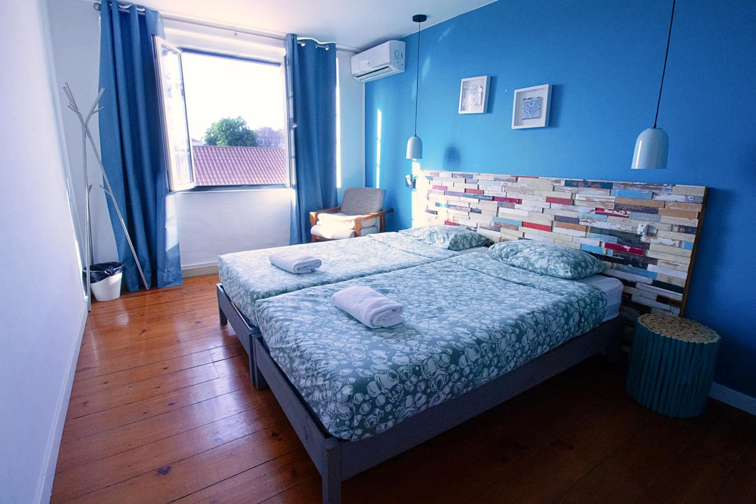 Bedroom, Bed in WOT New Lisbon Social