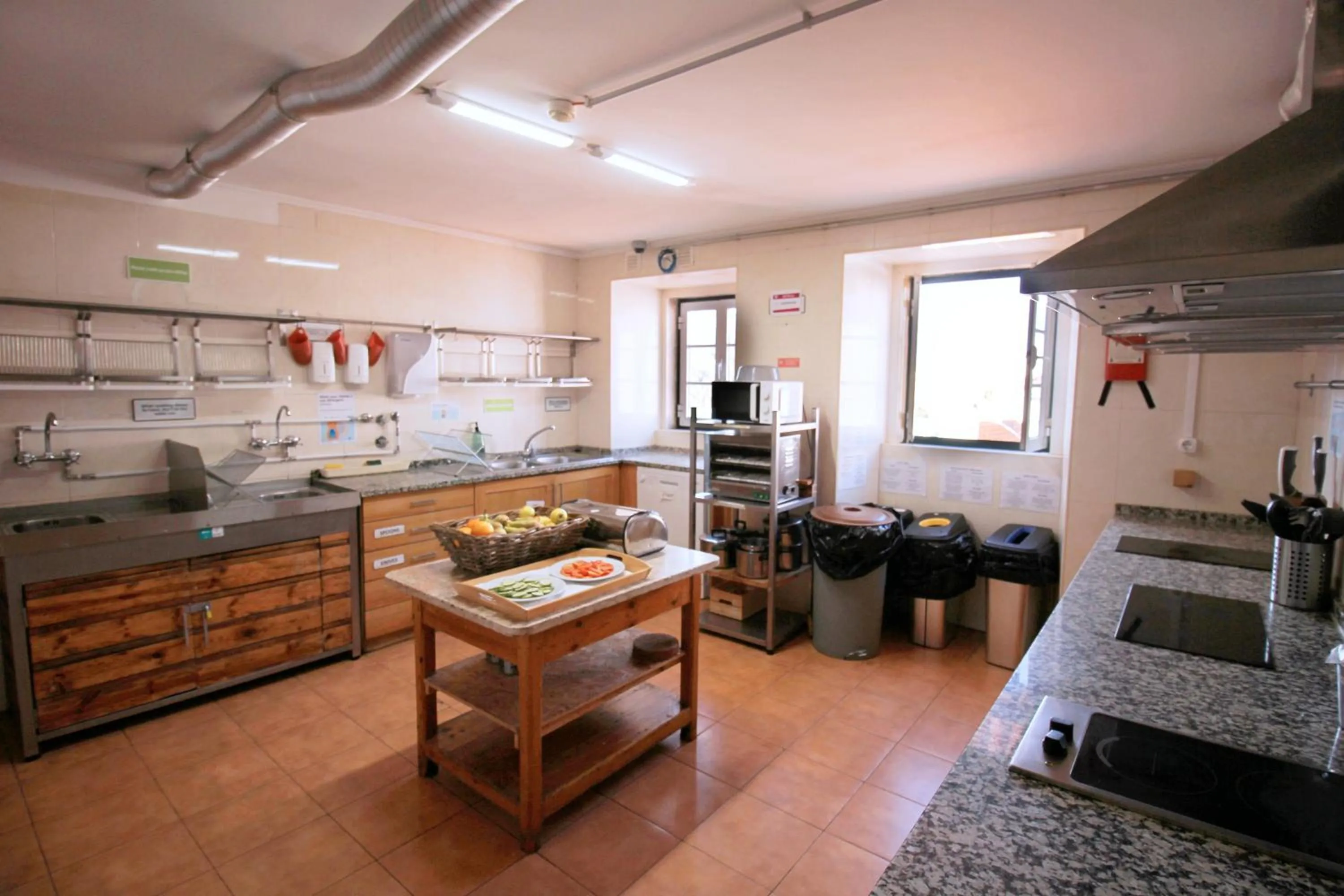 Kitchen or kitchenette in WOT New Lisbon Social