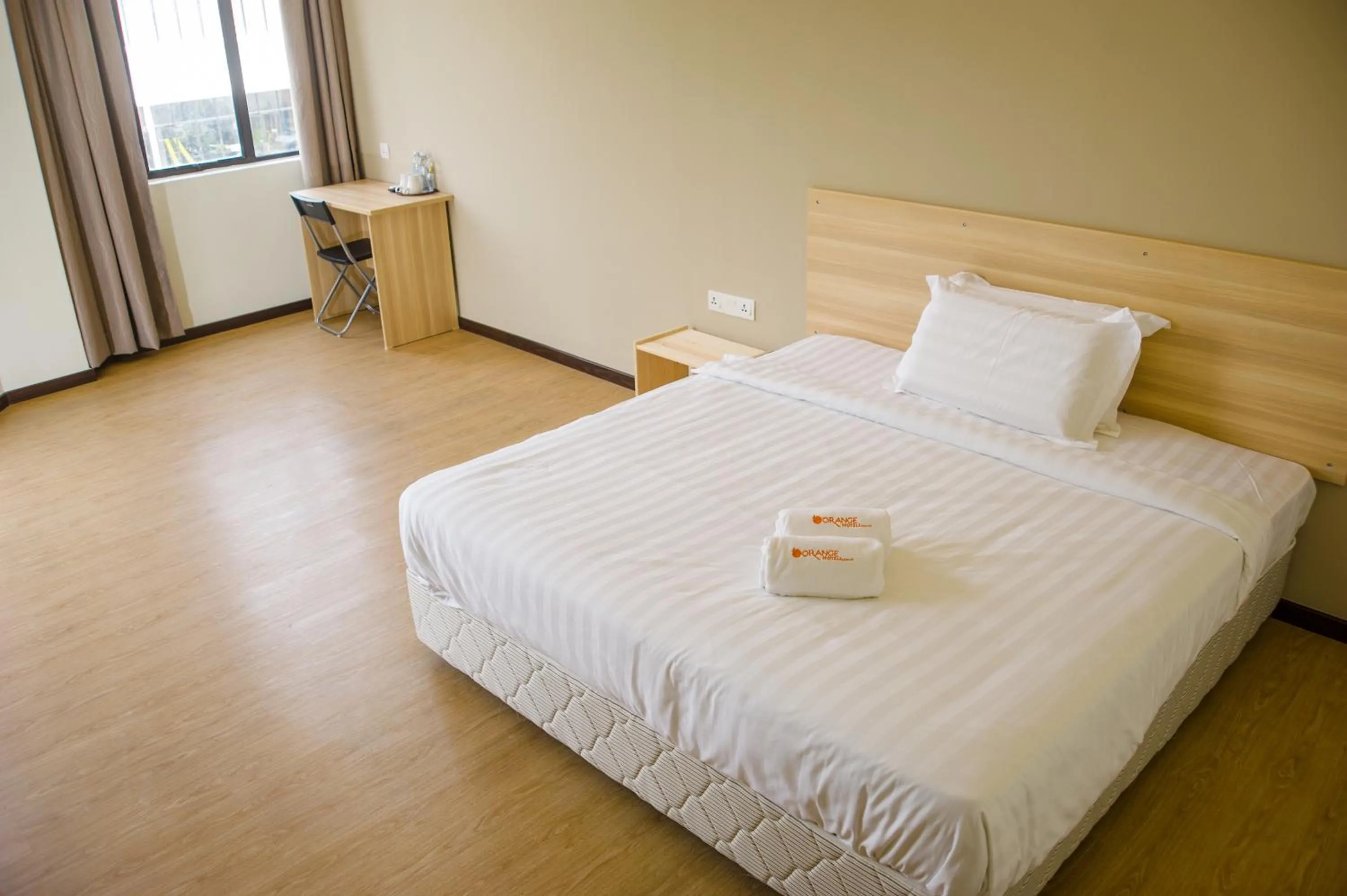 Photo of the whole room, Bed in 1 Orange Hotel Sungai Buloh
