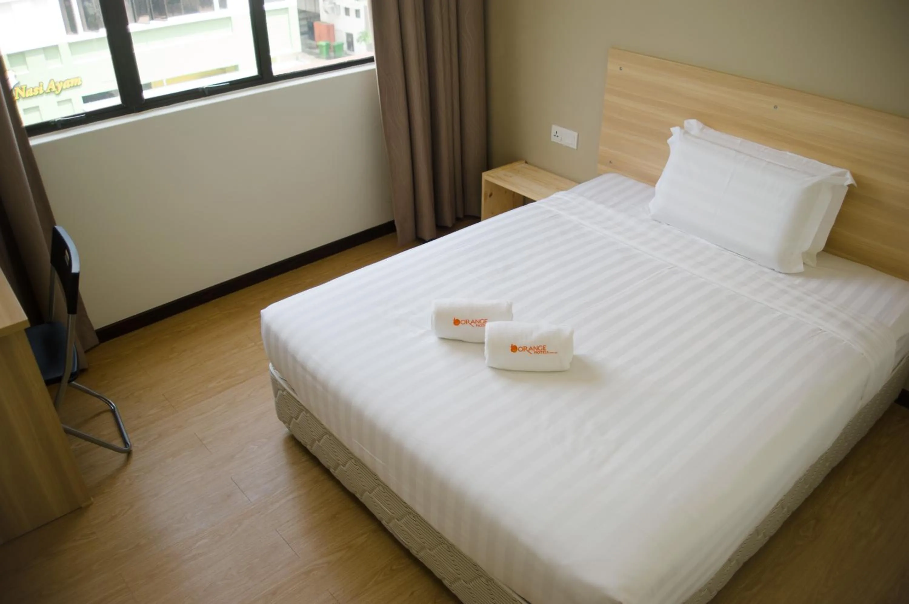 Photo of the whole room, Bed in 1 Orange Hotel Sungai Buloh
