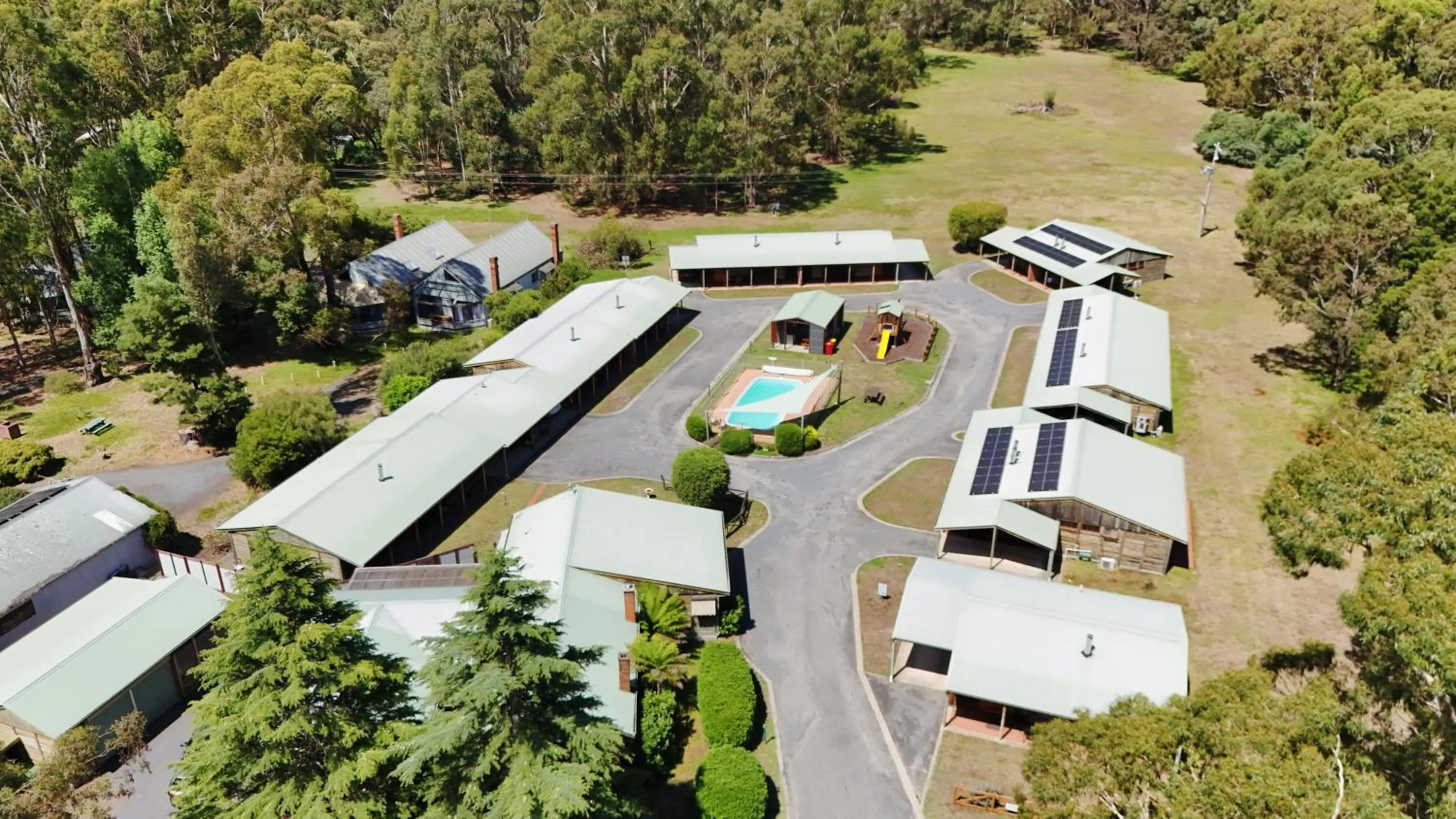 Property building in Halls Gap Log Cabins