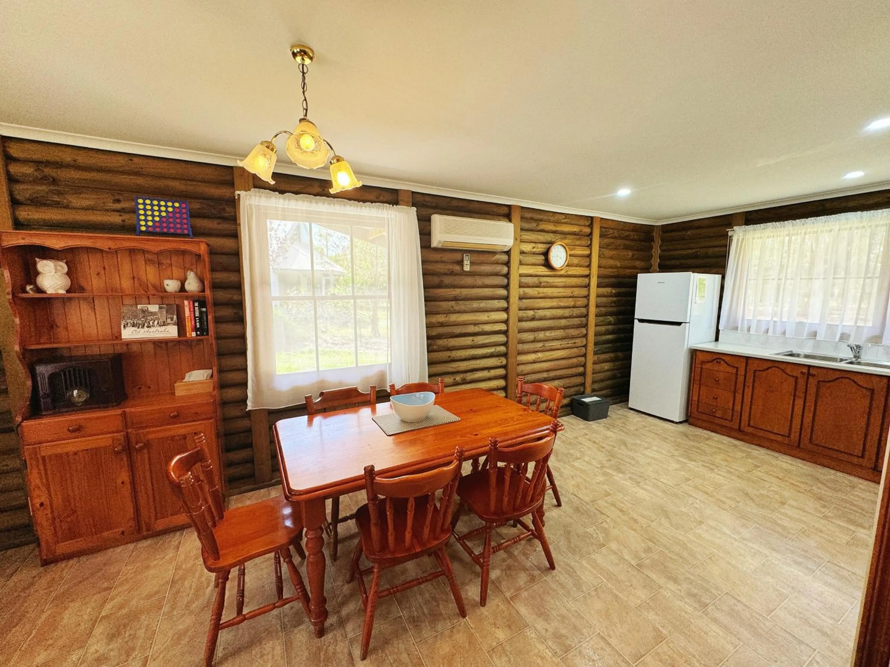Dining area in Halls Gap Log Cabins