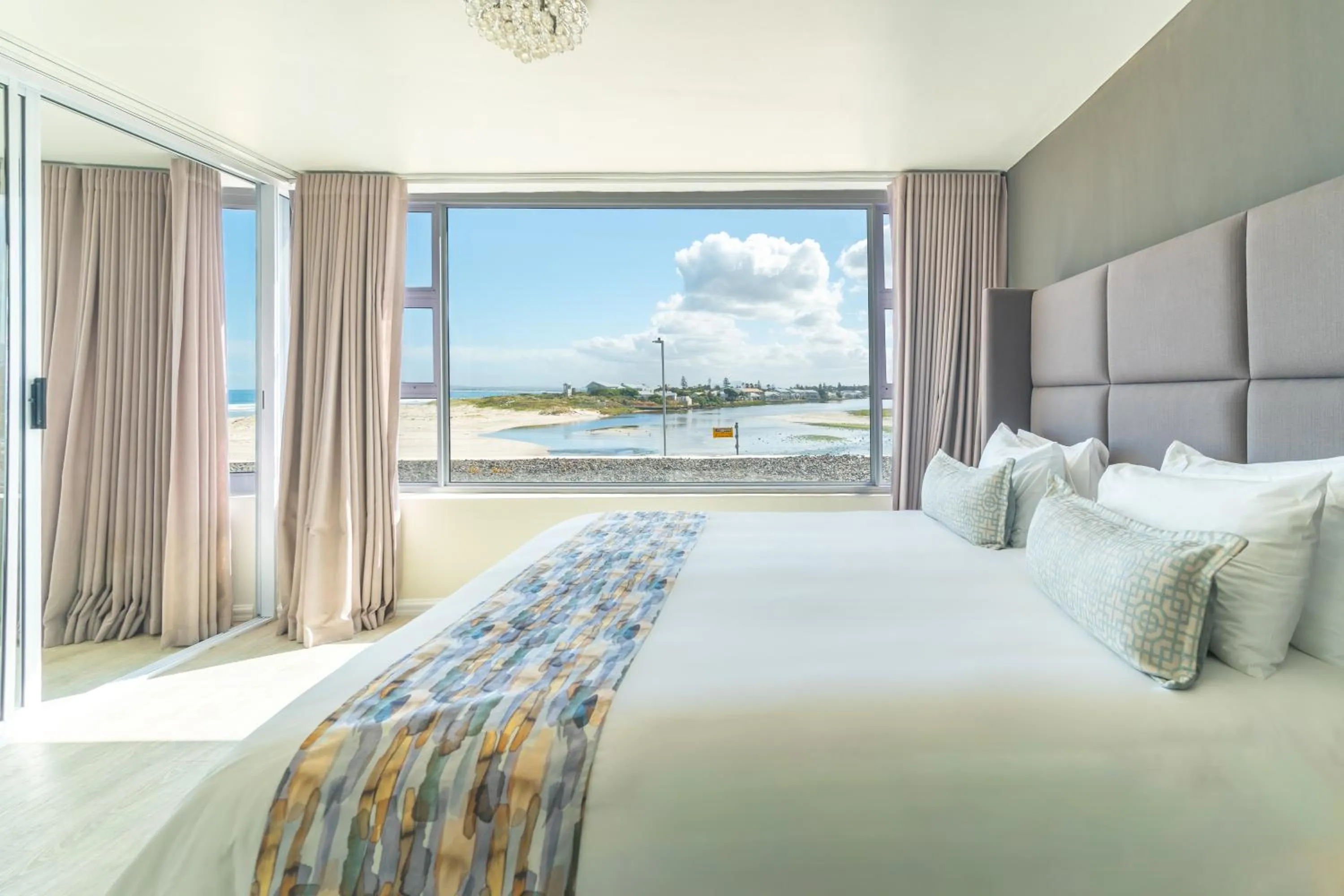 Bedroom, Bed in Lagoon Beach Hotel & Spa