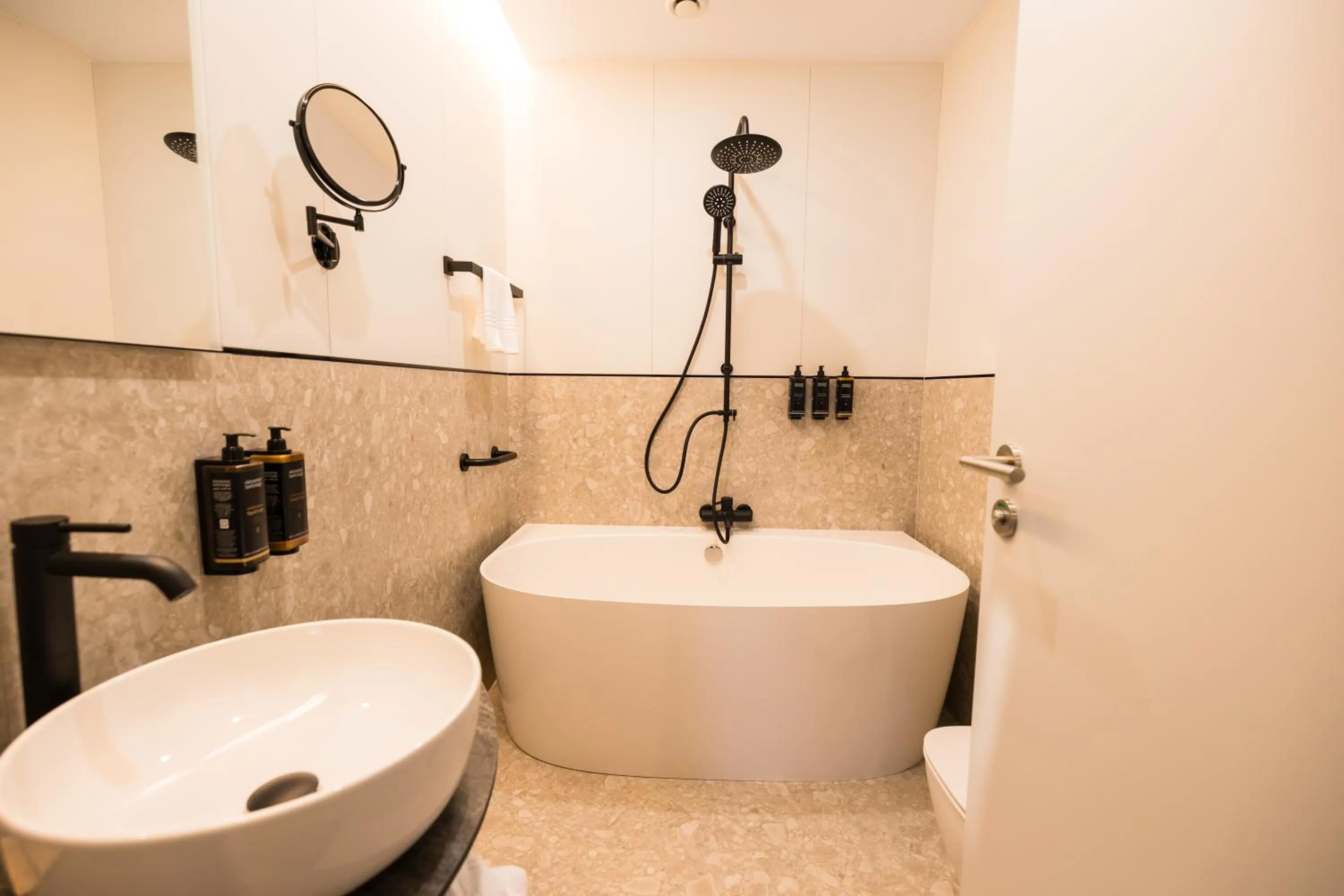 Bathroom in Mercure Bucharest Cantemir