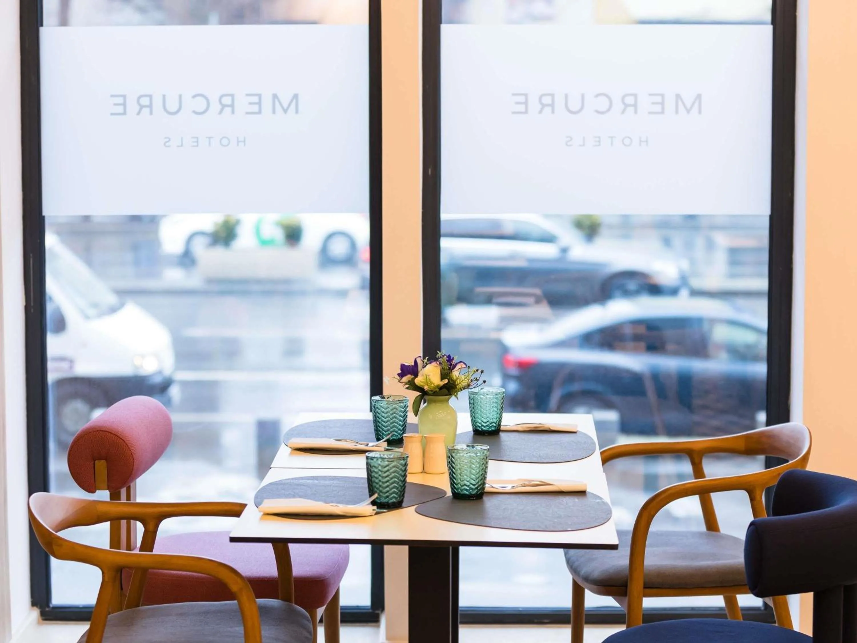 Restaurant/places to eat in Mercure Bucharest Cantemir